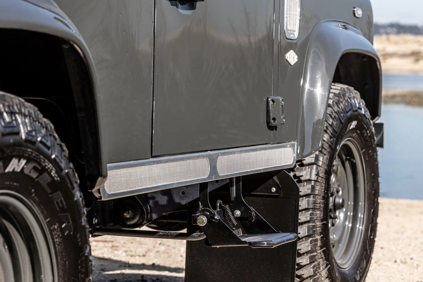 Land Rover Defender TD4 90 - Closed Cabin  Midnight Grey Hedonic