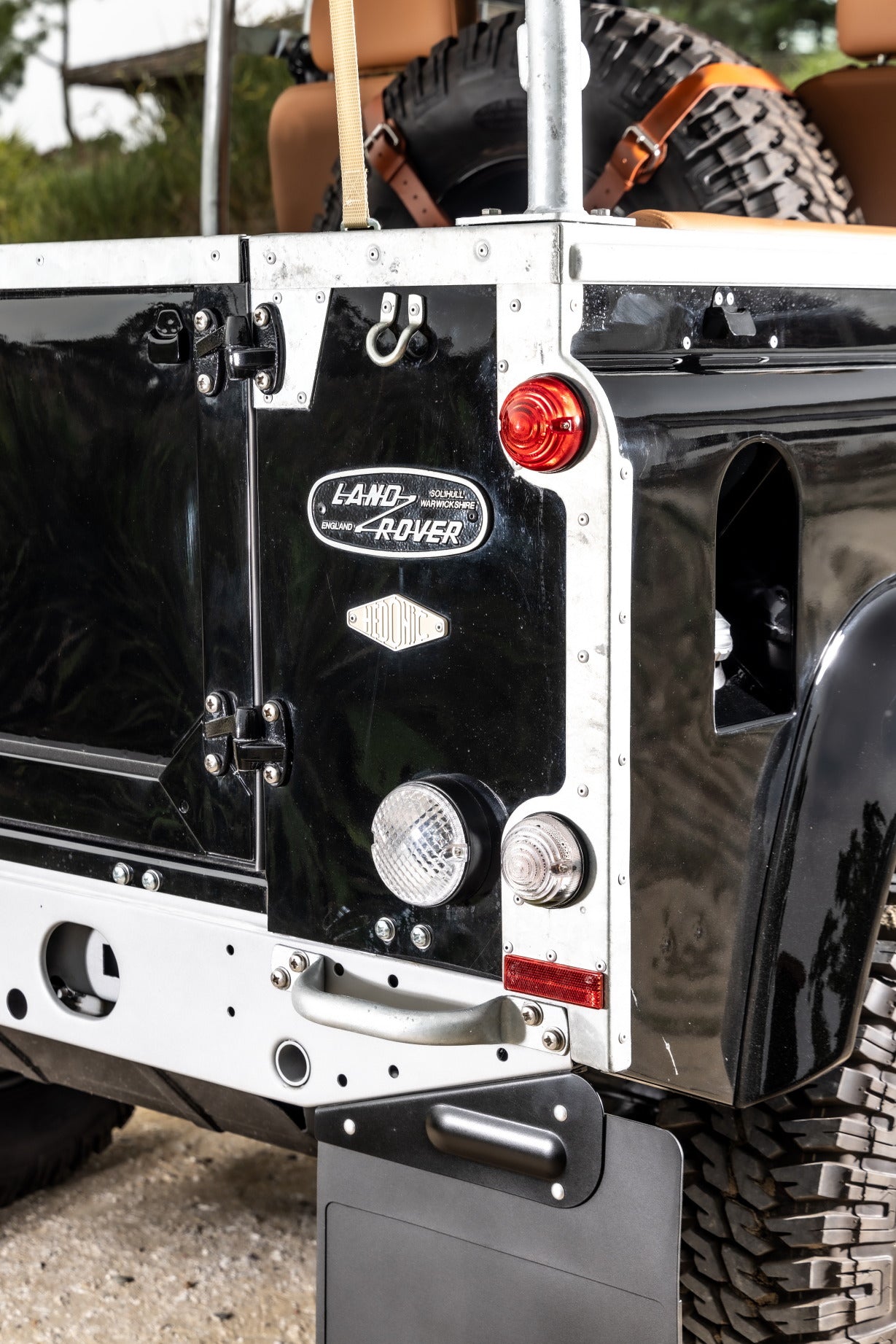 Land Rover Defender TD4 90 [HLR] Black/Terracota