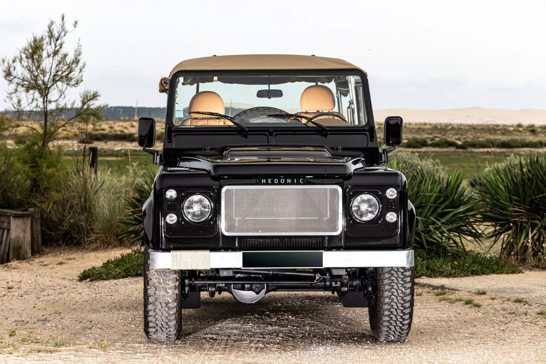Land Rover Defender TD4 90 - Soft Top - Black/Terracota - Custom Hedonic