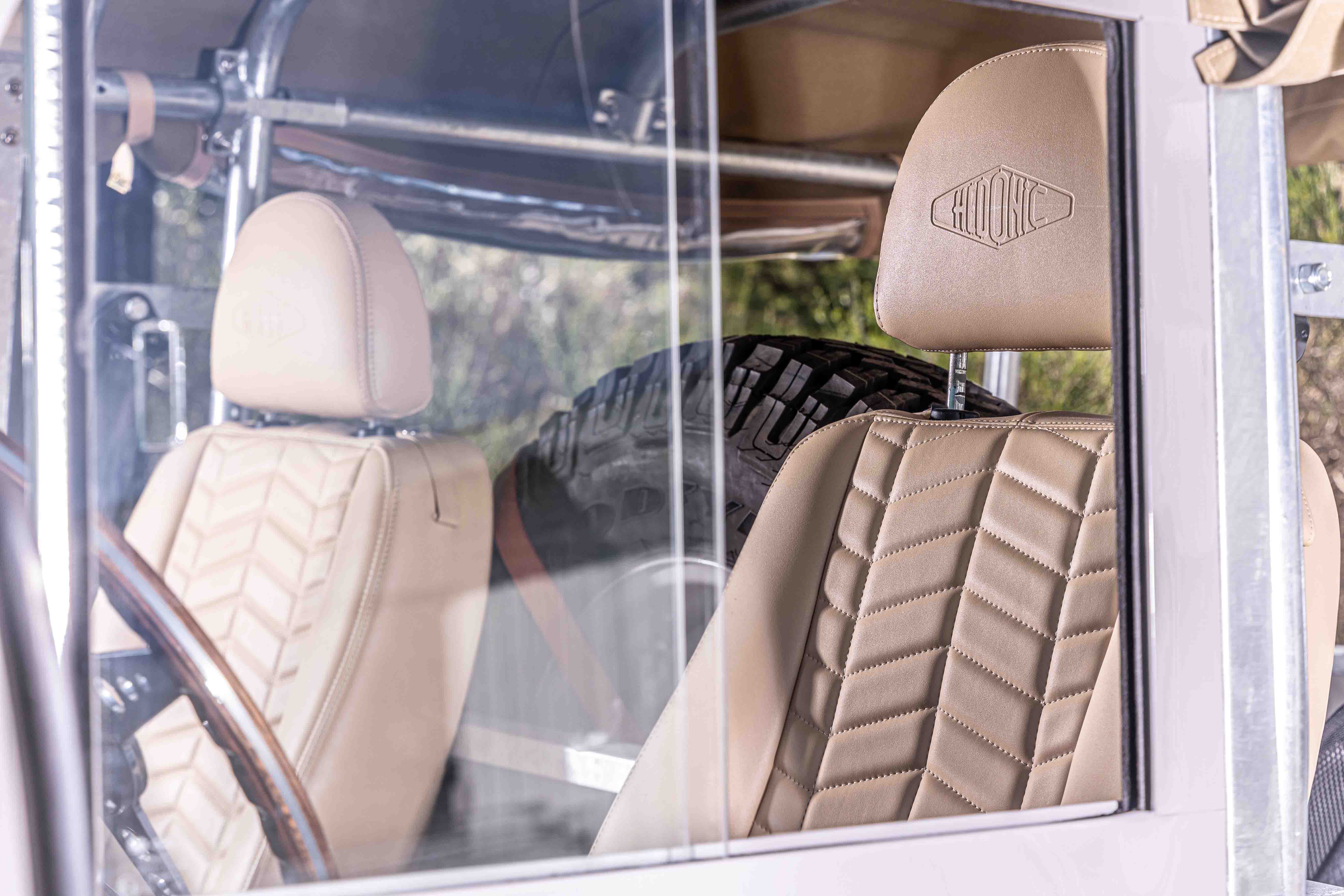 Land Rover Defender TD5 90 - Soft Top - Dove Grey Hedonic