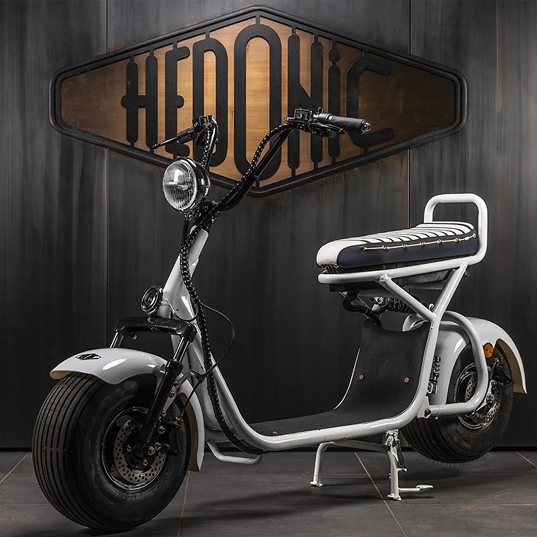 Trottinette Électrique blanche Hedonic