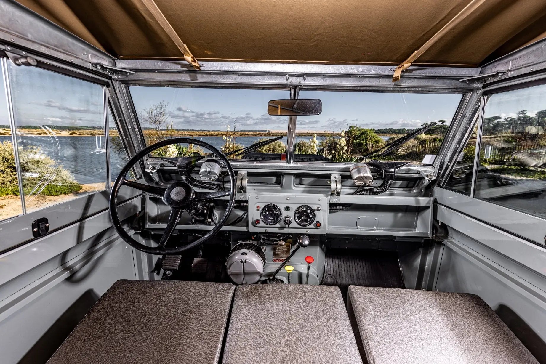 Land Rover Serie II - 88 - Matt Grey - Soft Top Hedonic