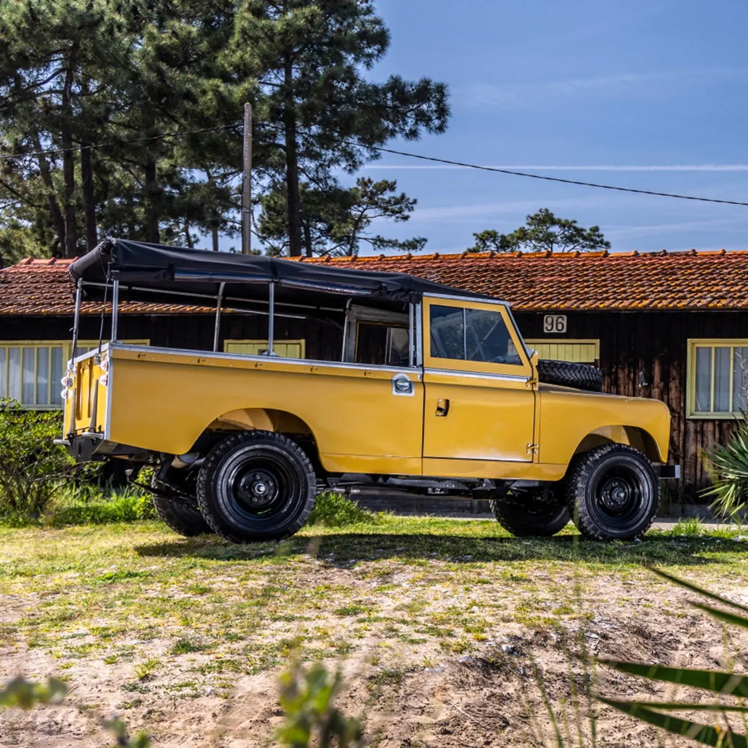 Land Rover Serie II - 109 Soft Top - Mustard Yellow Hedonic
