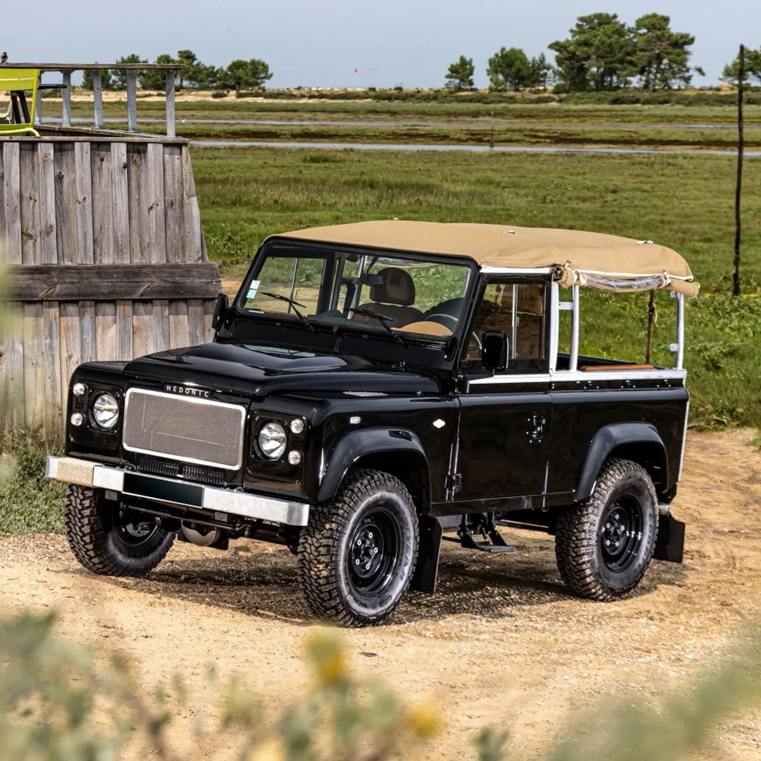 Land Rover Defender TD4 90 - Soft Top - Black/Terracota - Custom Hedonic