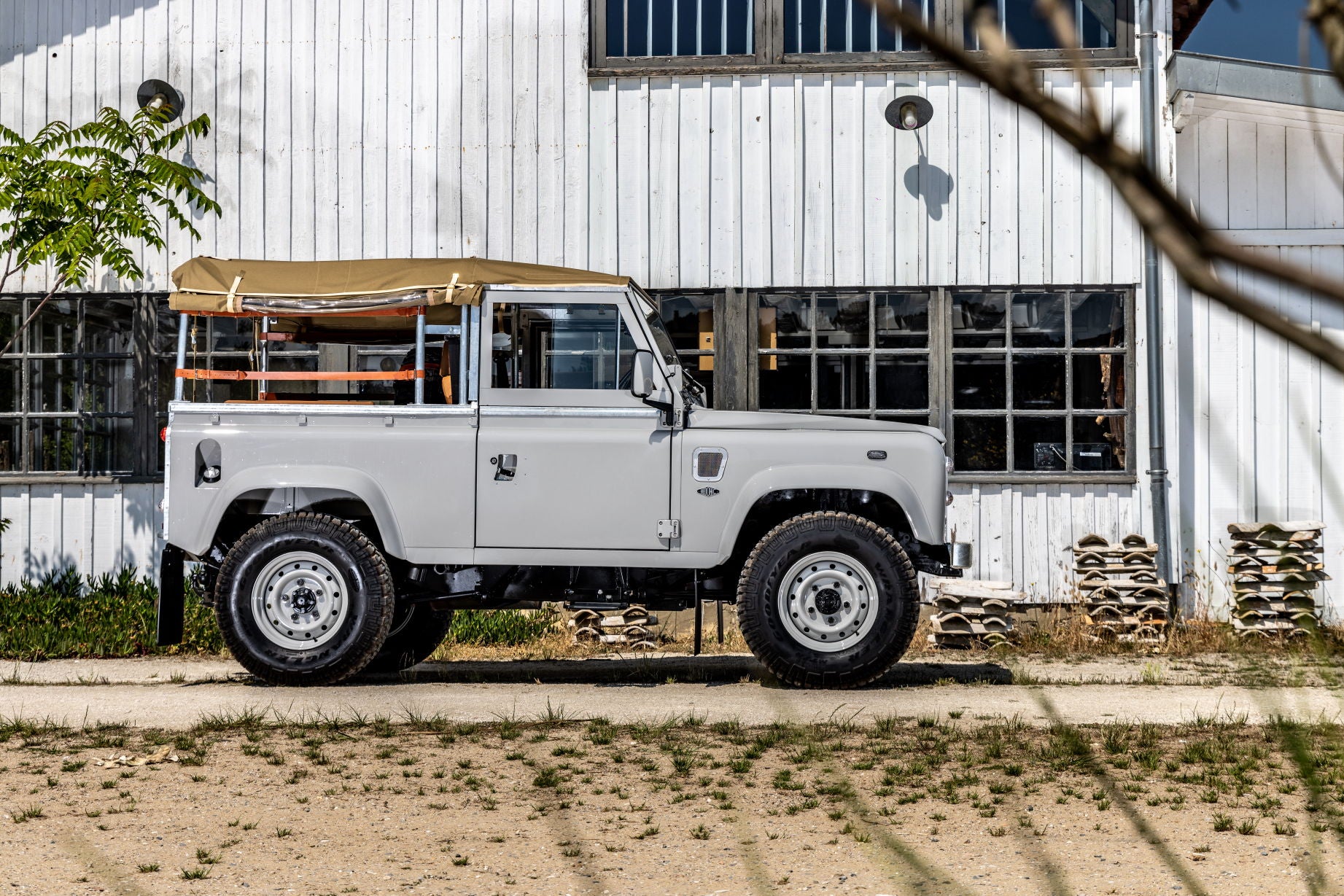 Land Rover Defender TD5 90 [HLR] Dove Grey