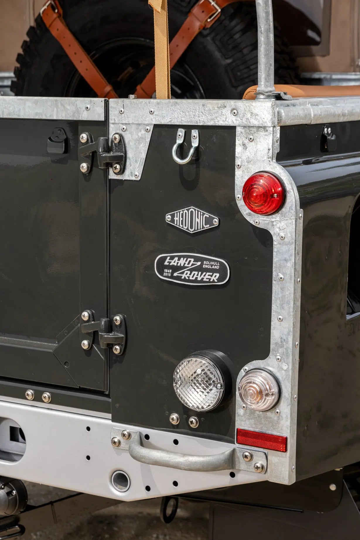 Land Rover Defender Crew Cab 110 - Midnight Grey - Custom By Hedonic Hedonic