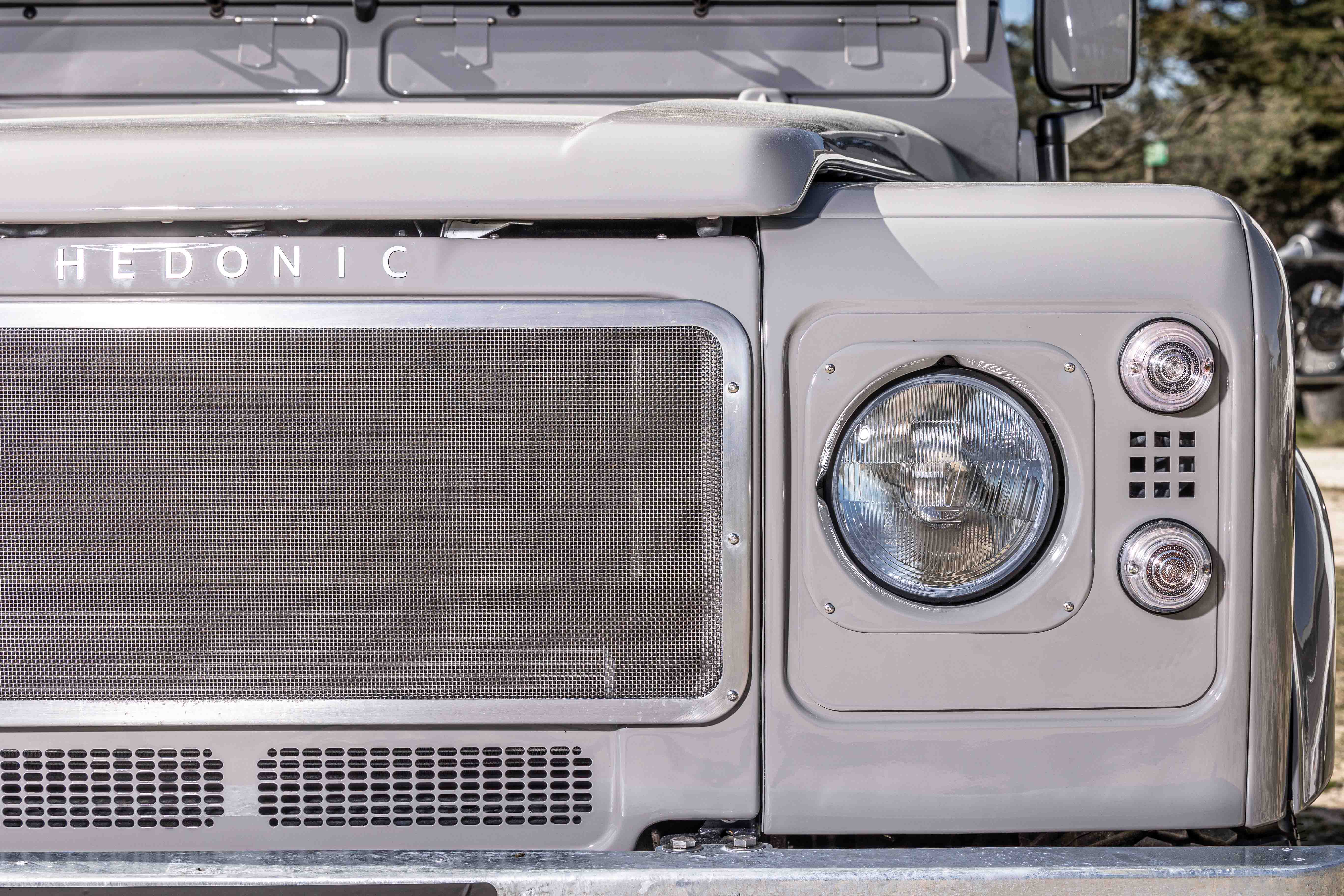 Land Rover Defender TD5 90 - Soft Top - Dove Grey Hedonic
