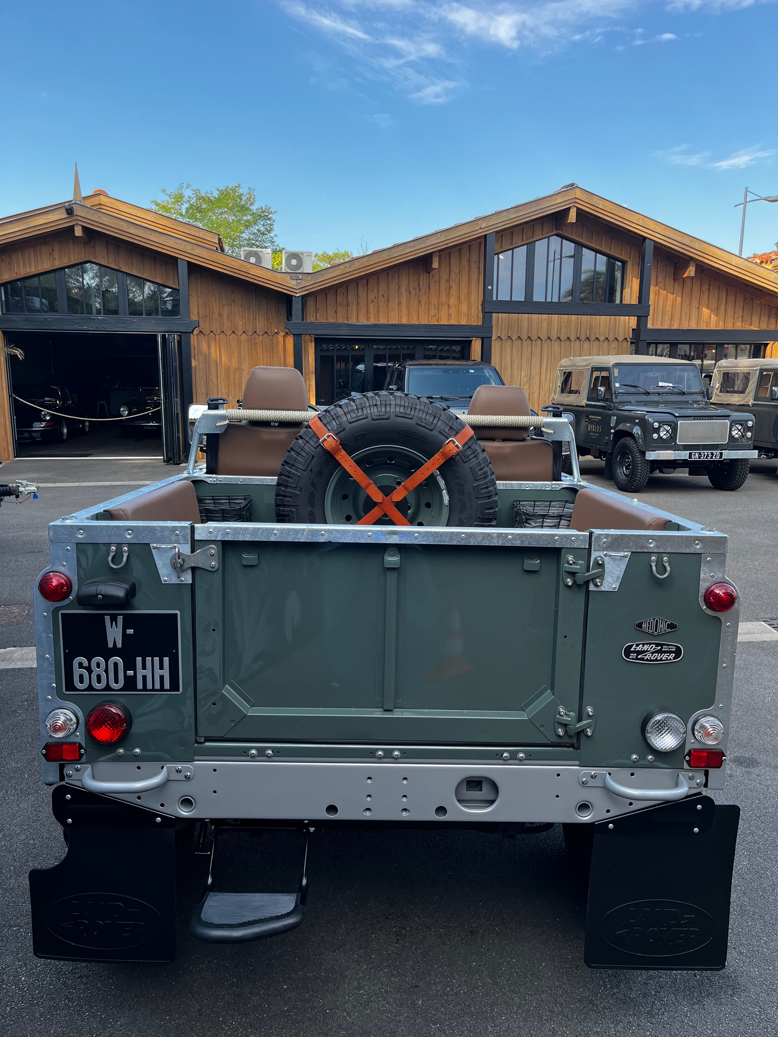 Land Rover Defender 90 Keswick Green - Custom Hedonic