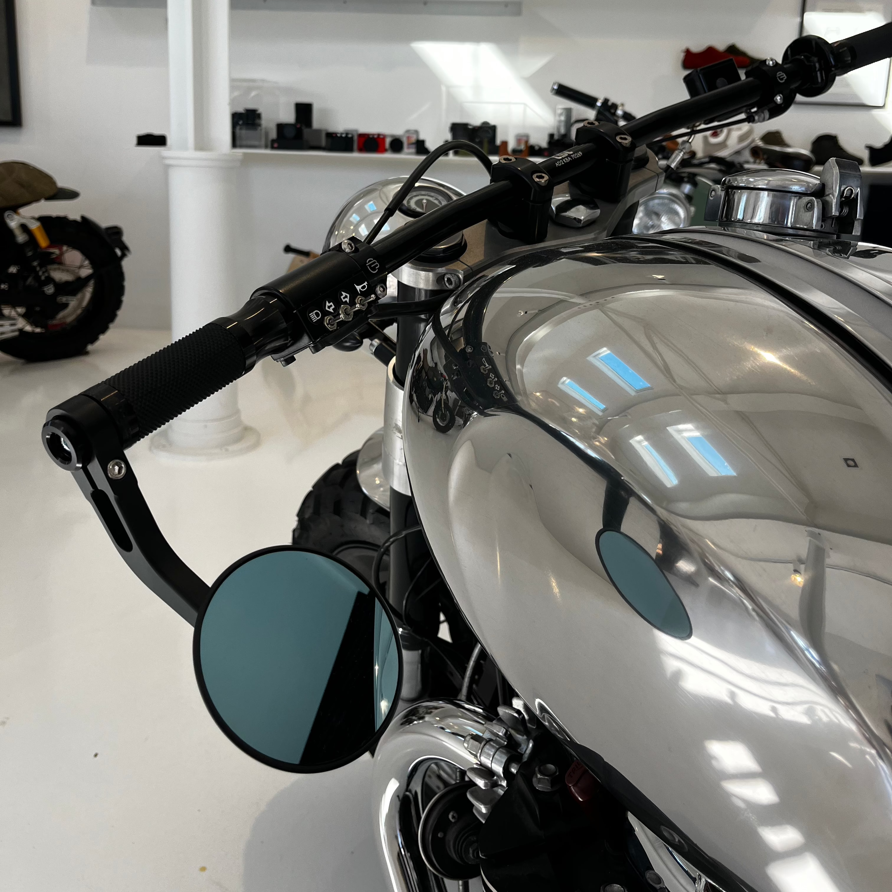 Moto Néo Alu Black & Brown - Hedonic Store