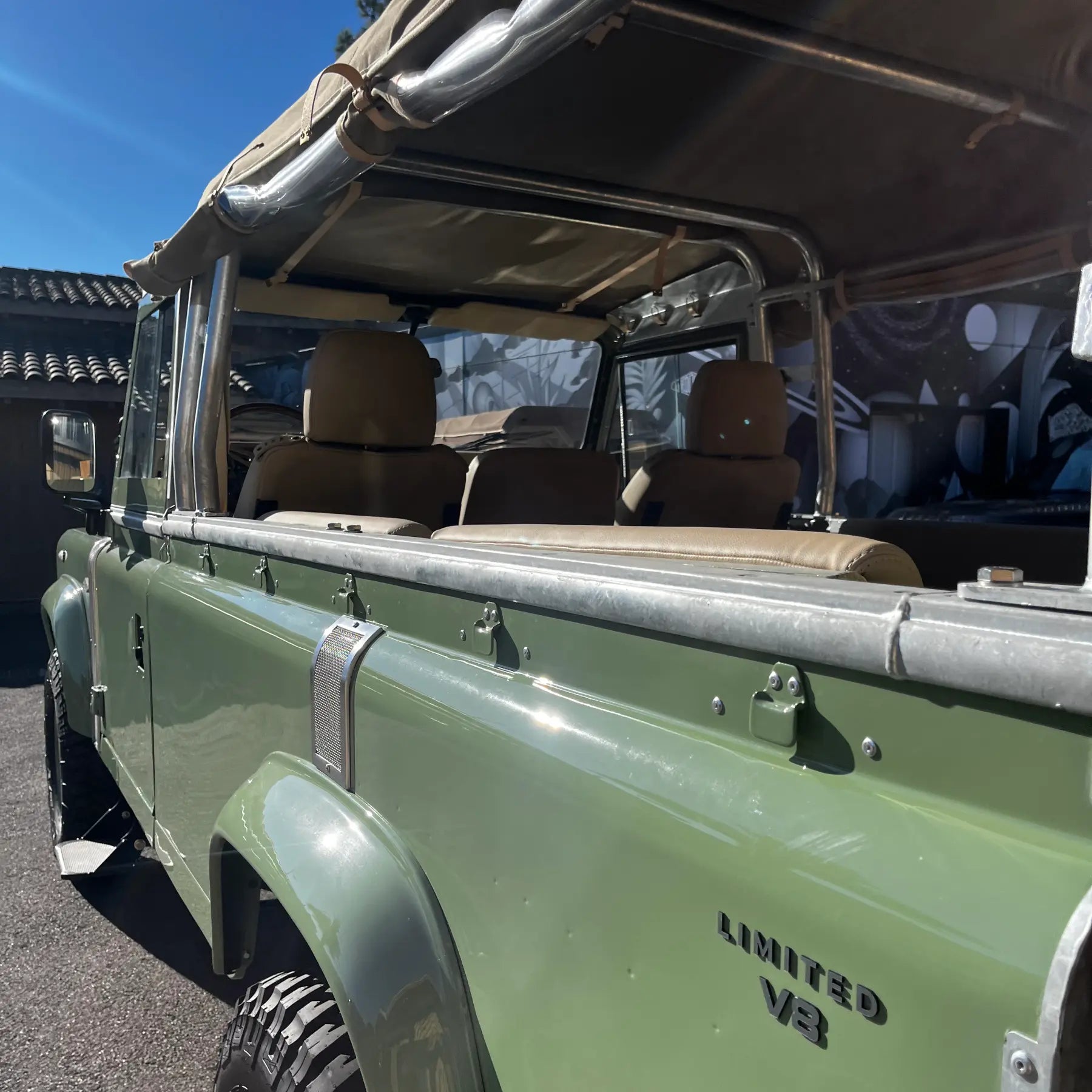 Land Rover Defender Back