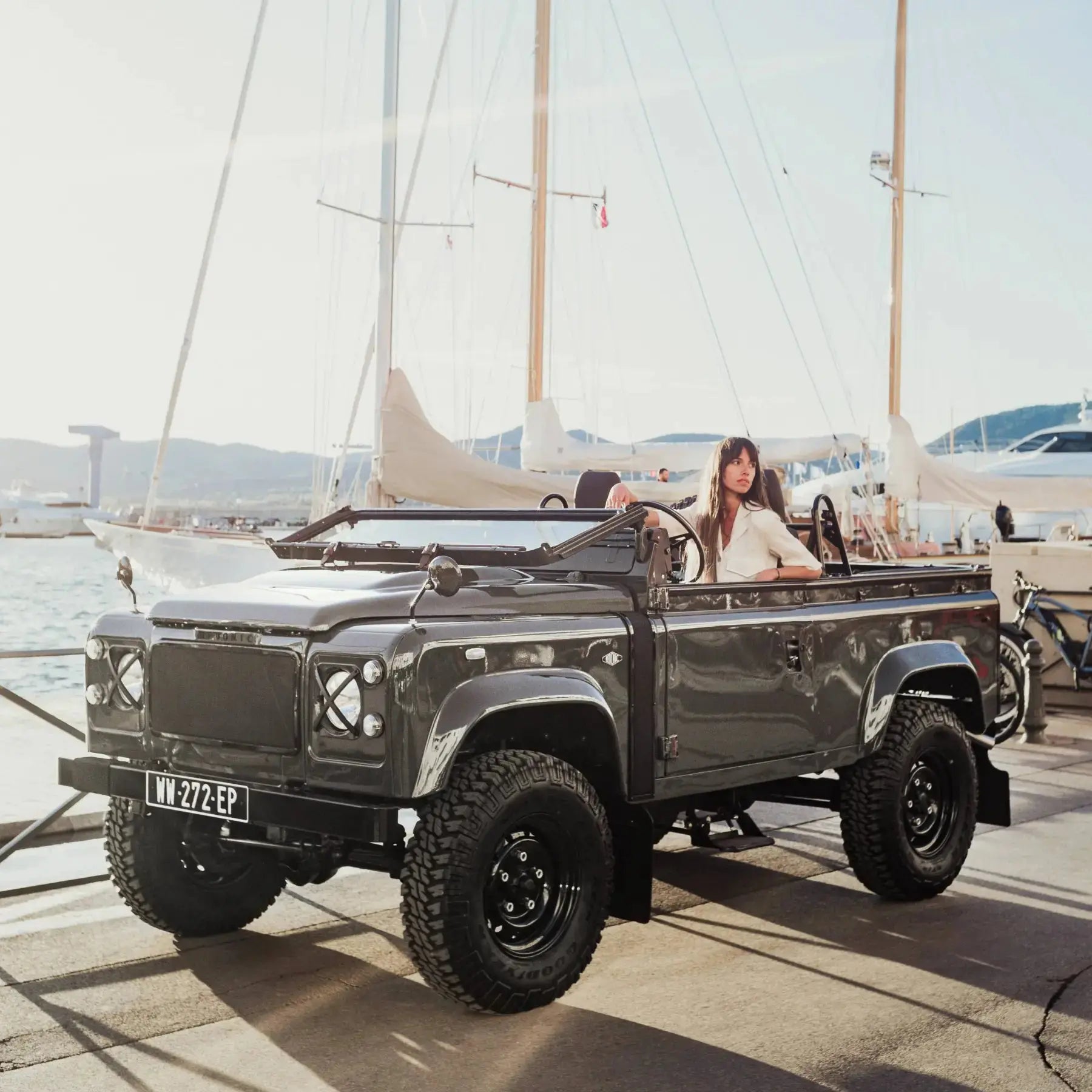 Land Rover Defender V8 Essence Soft Top - Custom Hedonic