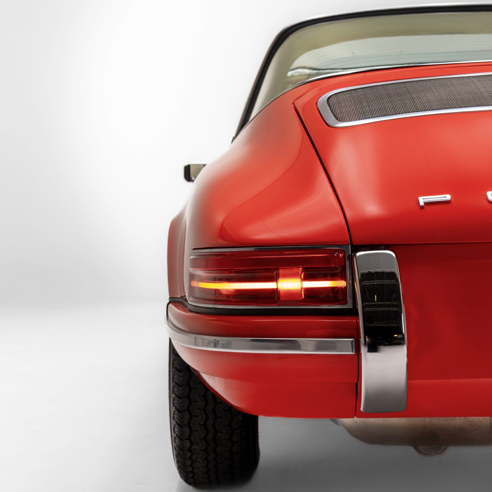 Porsche 911 Classic Gt Targa 1972 - Custom By Hedonic