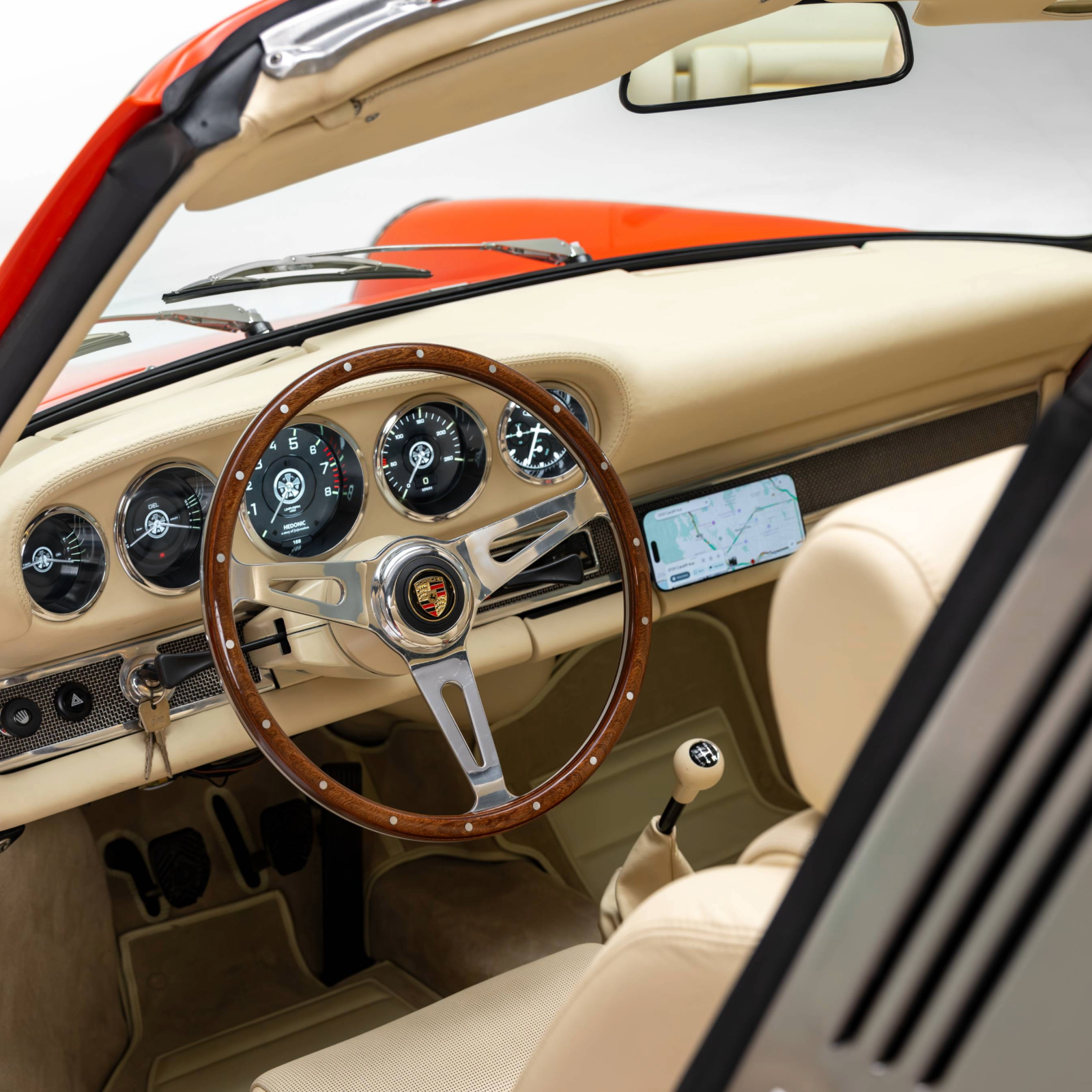 Porsche 911 Classic Gt Targa 1972 - Custom By Hedonic