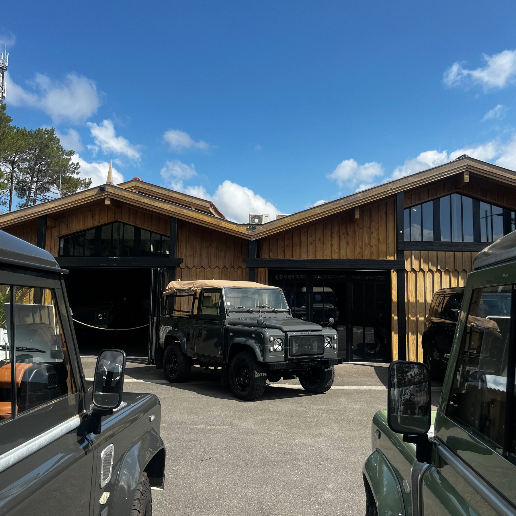 Land Rover Defender V8 90 Soft Top - Custom By Hedonic