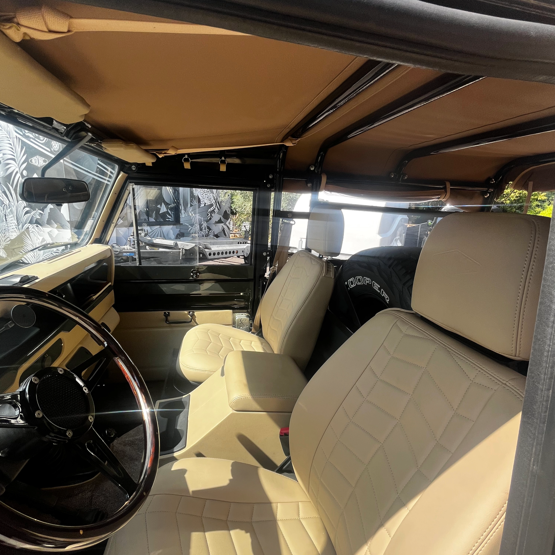 Land Rover Defender V8 90 Soft Top - Custom By Hedonic