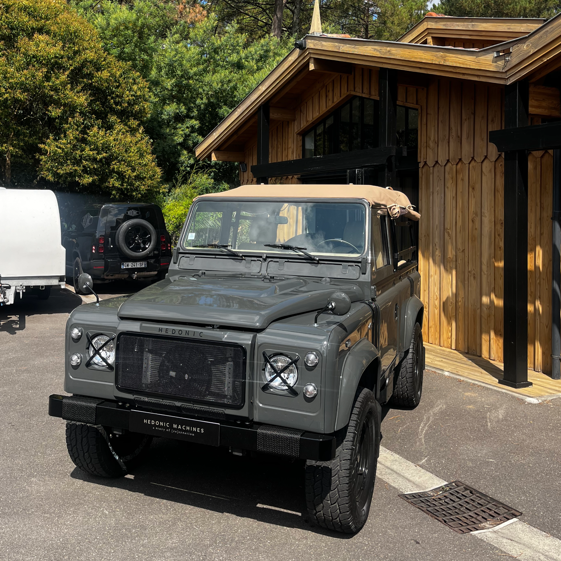 Land Rover Defender V8 90 Soft Top - Custom By Hedonic