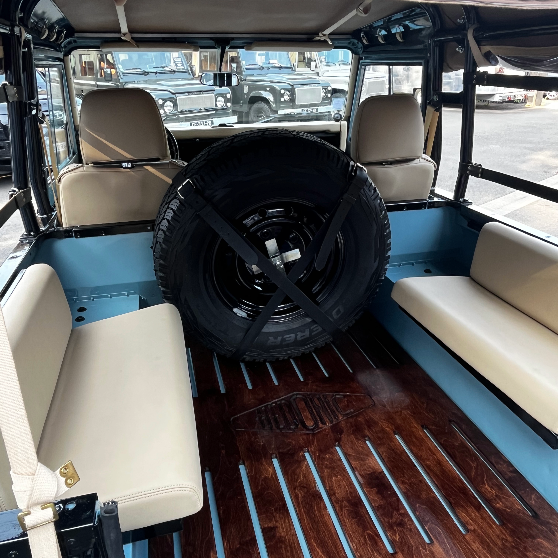 Land Rover Defender V8 90 Soft Top - Custom By Hedonic
