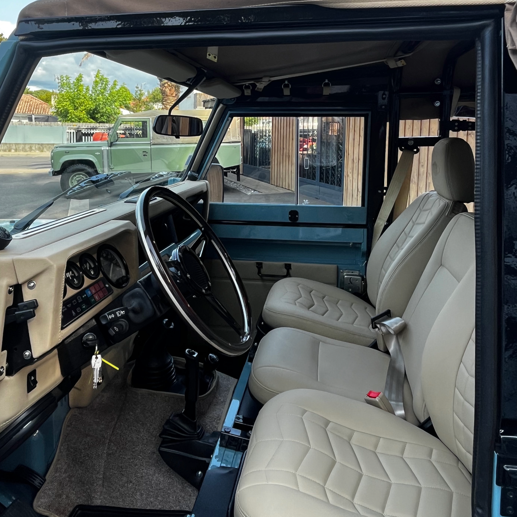 Land Rover Defender V8 90 Soft Top - Custom By Hedonic