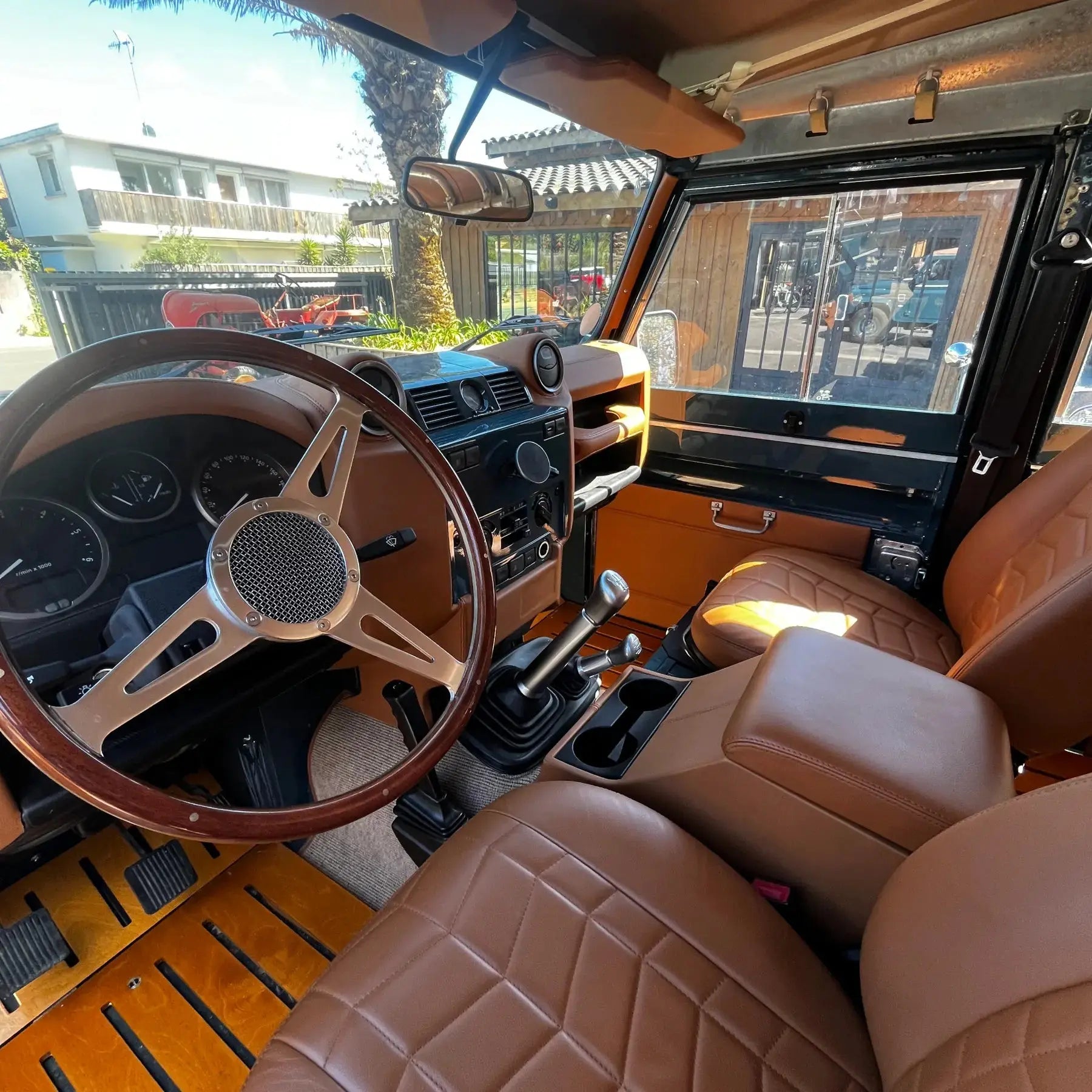Land Rover Defender V8 Essence Soft Top - Custom (Copie) Hedonic