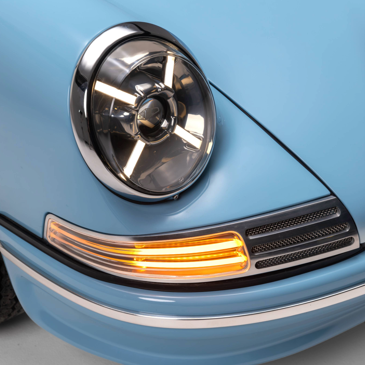 Porsche 911 Classic Gt Targa 1972 - Custom By Hedonic