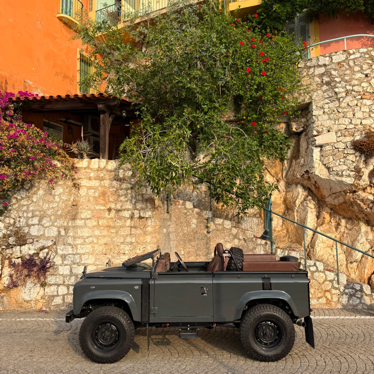 Land Rover Defender V8 90 Soft Top - Custom By Hedonic
