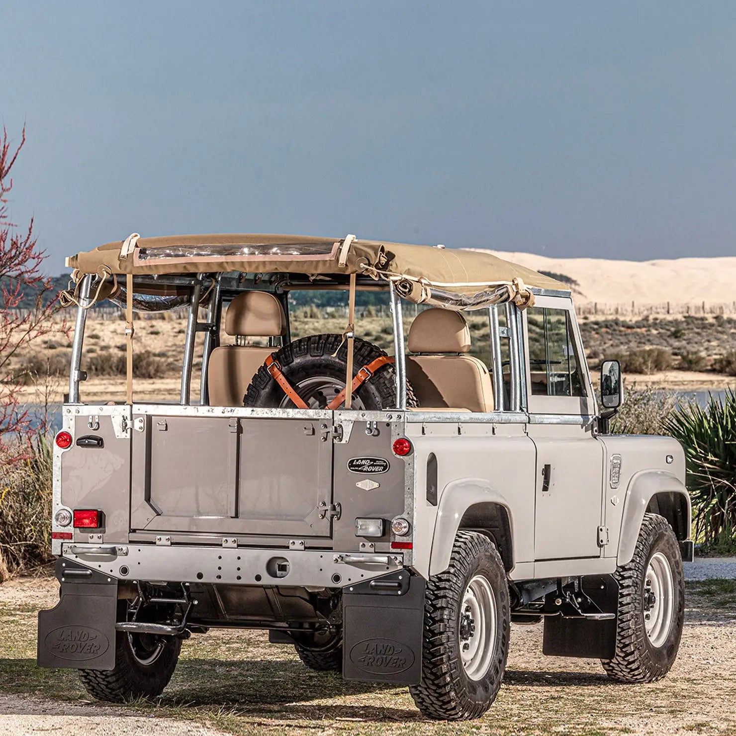Land Rover Defender TD5 90 - Soft Top - Dove Grey Hedonic