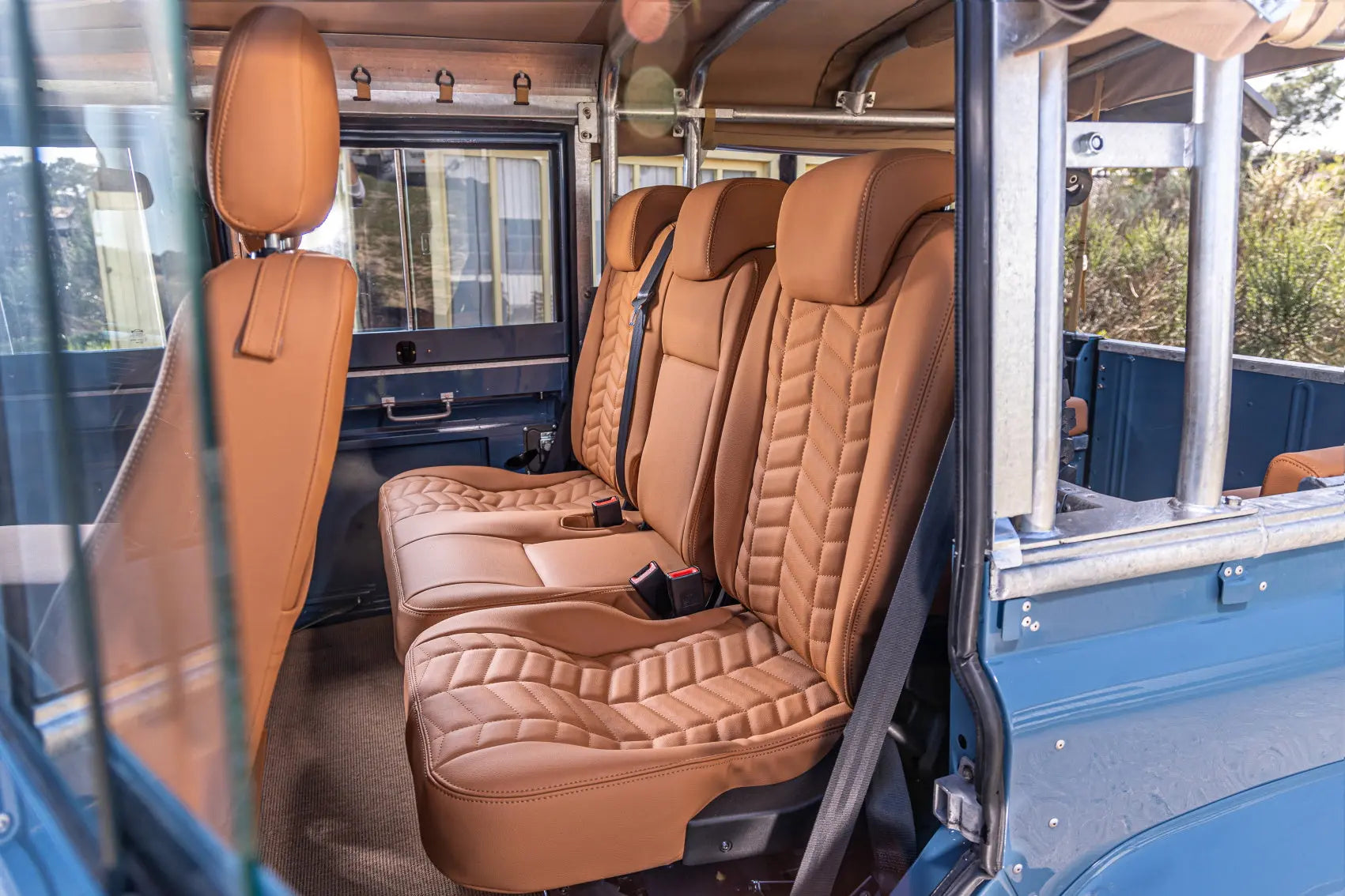 Land Rover Defender 110 - Soft Top - Crystal Blue Hedonic