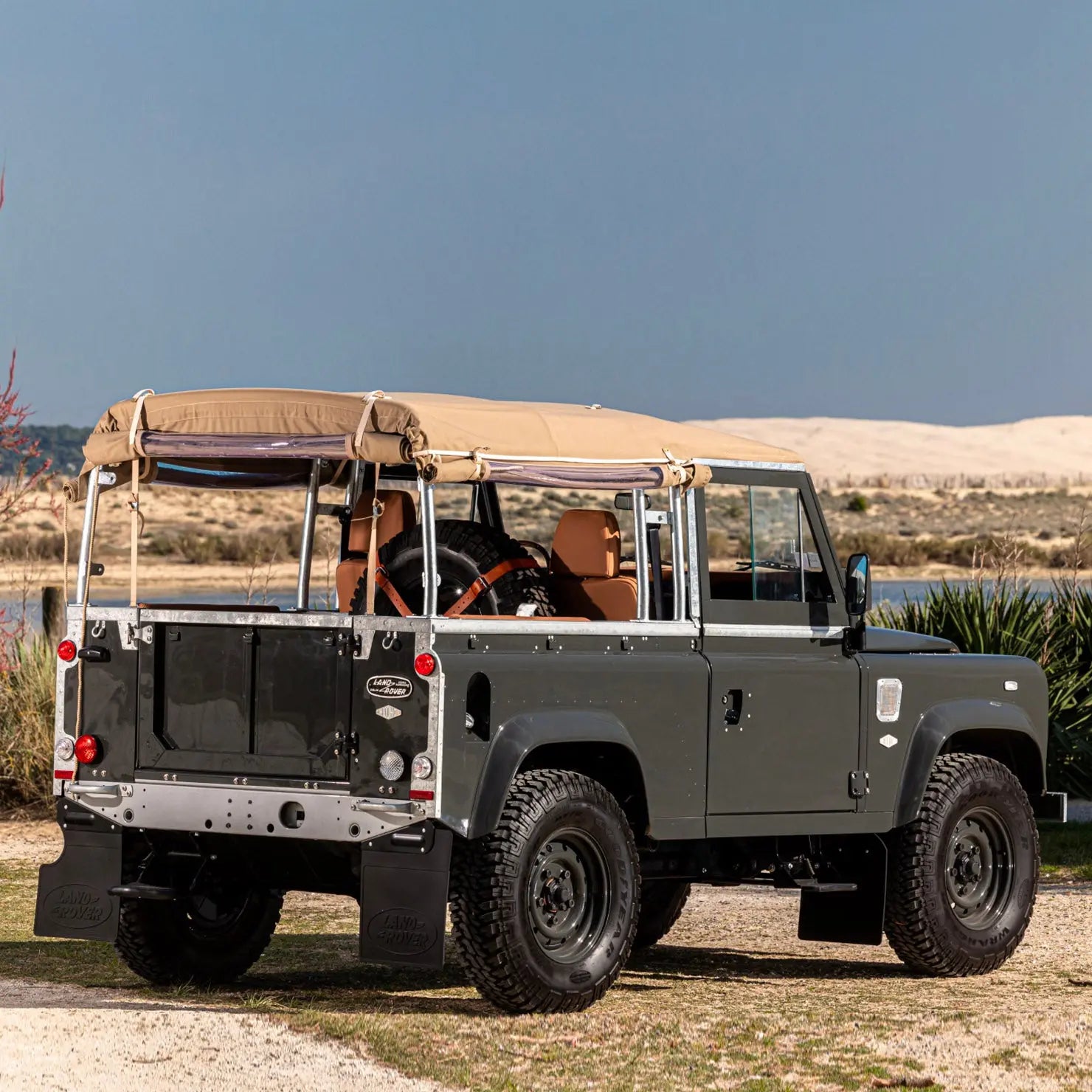 Land Rover Defender 90 TD5 - Midnight Grey Hedonic