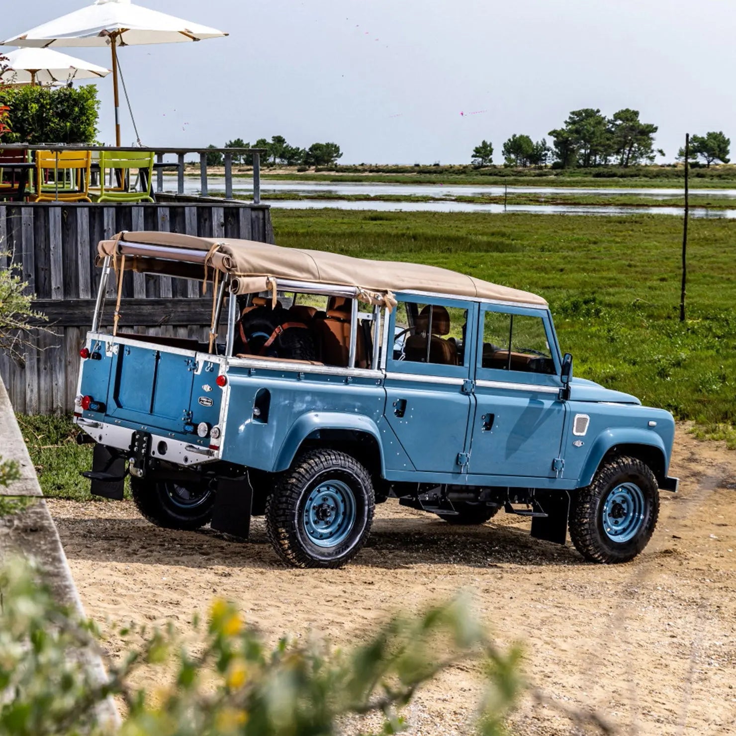 Land Rover Defender TD4 110 - Soft Top - Crystal Blue Hedonic