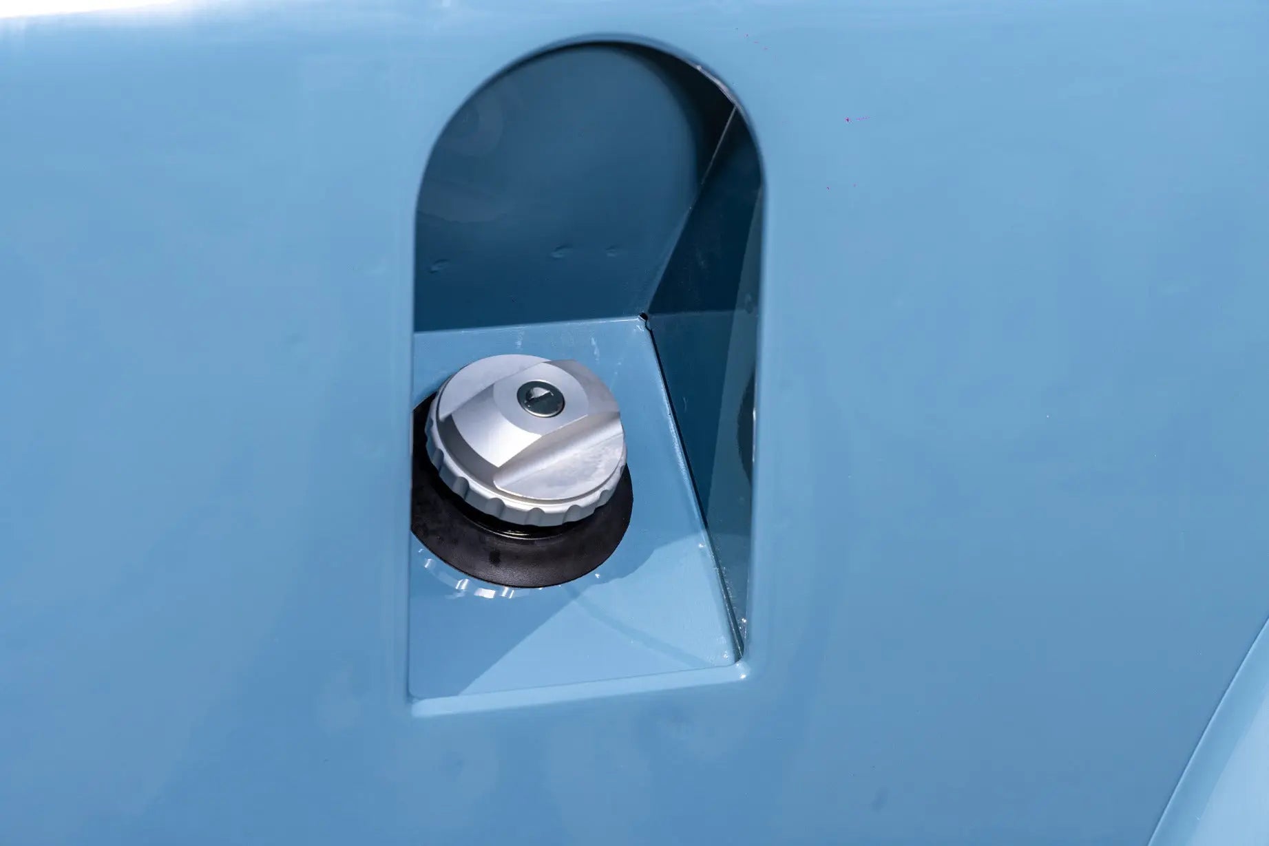 Land Rover Defender TD4 110 - Soft Top - Crystal Blue Hedonic