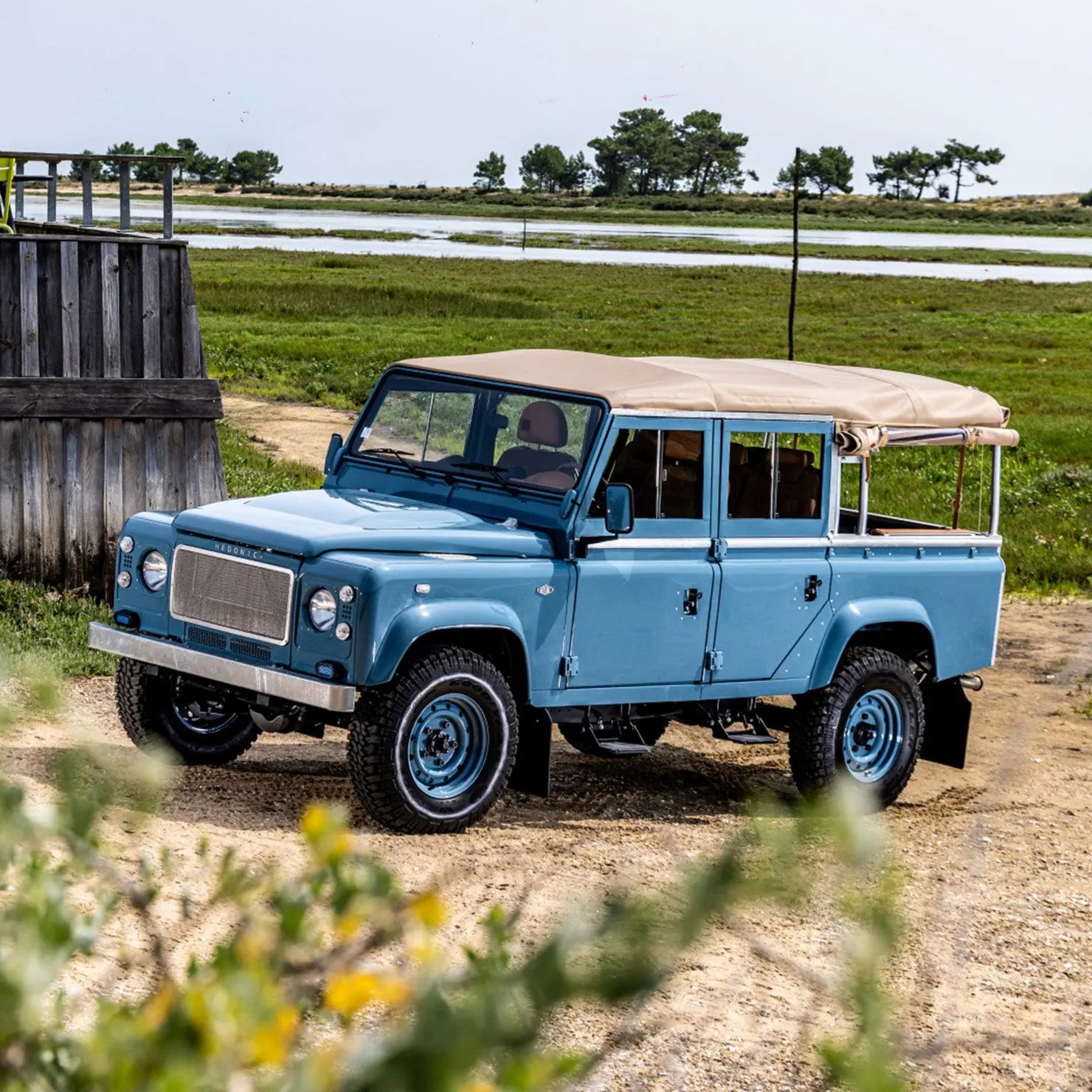 Land Rover Defender TD4 110 - Soft Top - Crystal Blue Hedonic