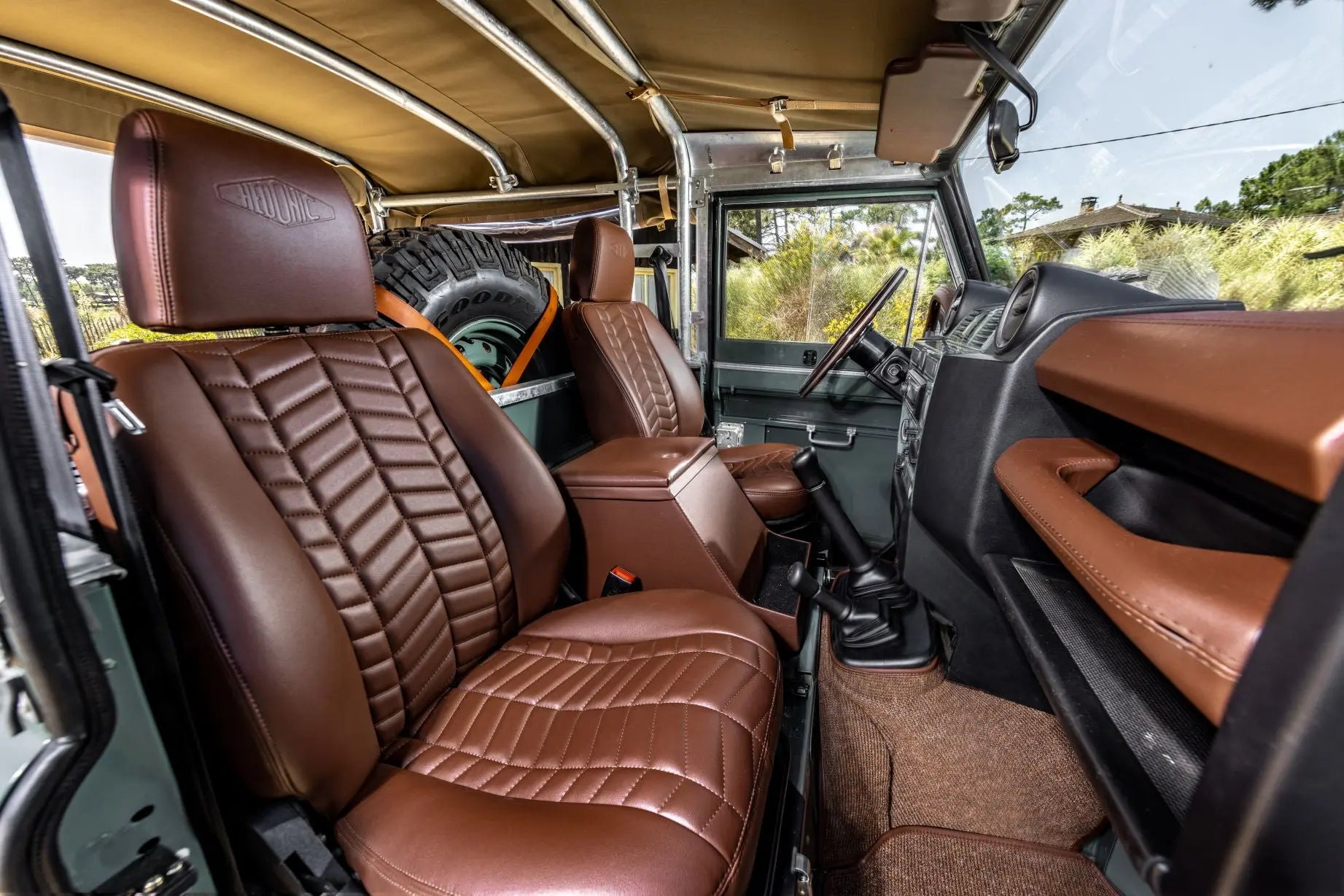 Land Rover Defender TD4 90 -  Keswick Green - Custom By Hedonic Hedonic