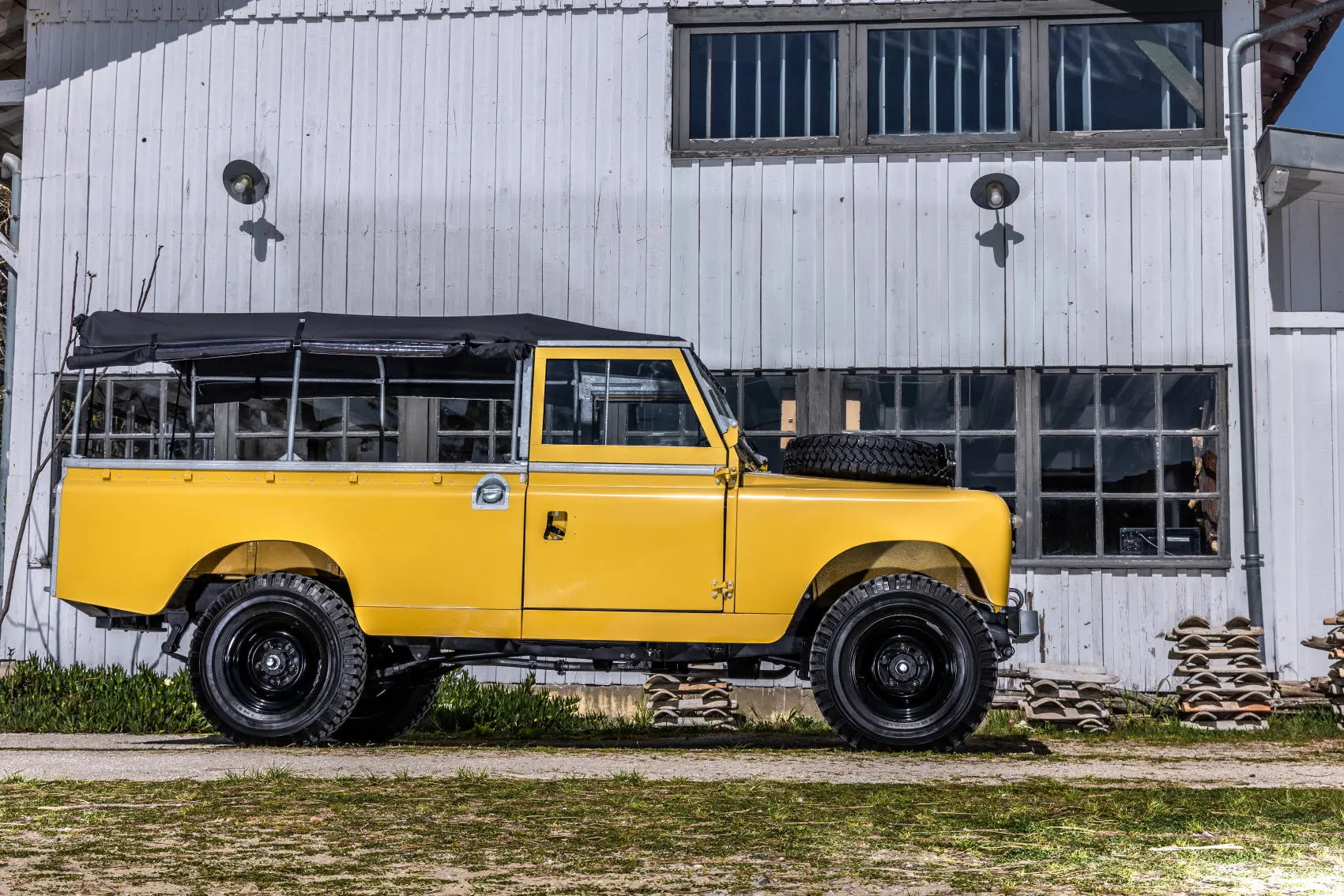 Land Rover Serie II - 109 Soft Top - Mustard Yellow Hedonic