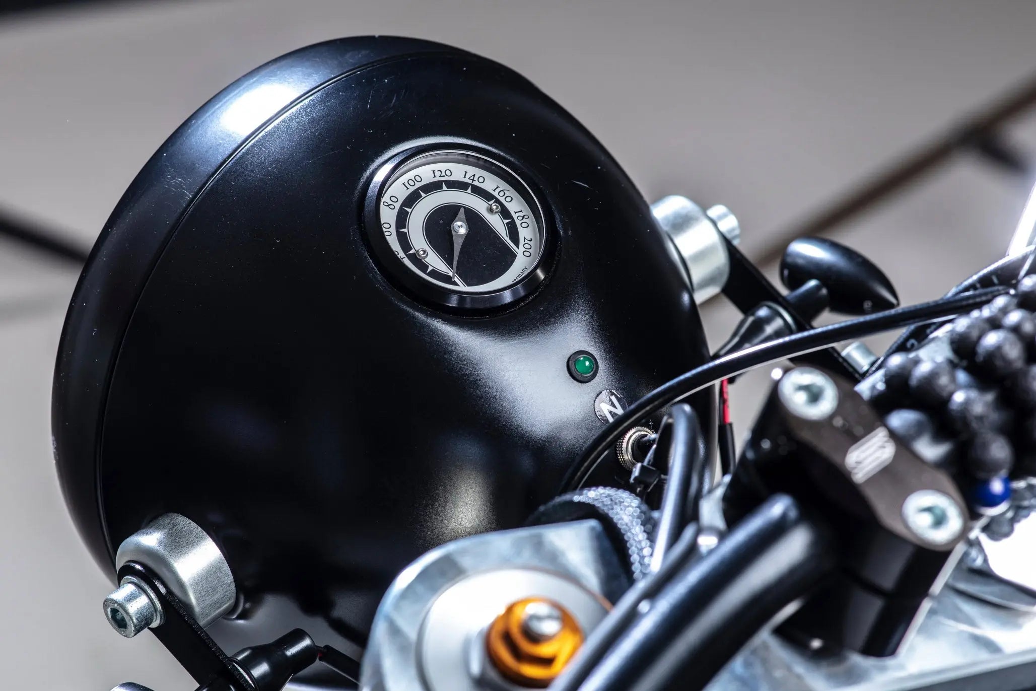Moto Neo Full BLK Hedonic