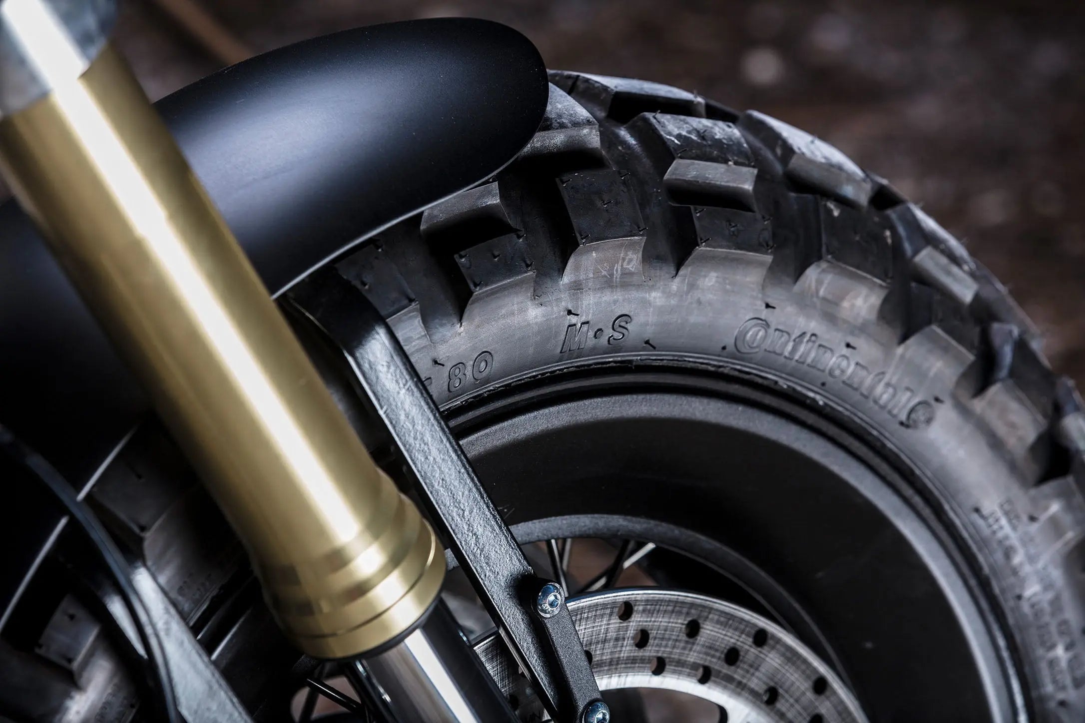 Moto Neo Noir & Vert Hedonic
