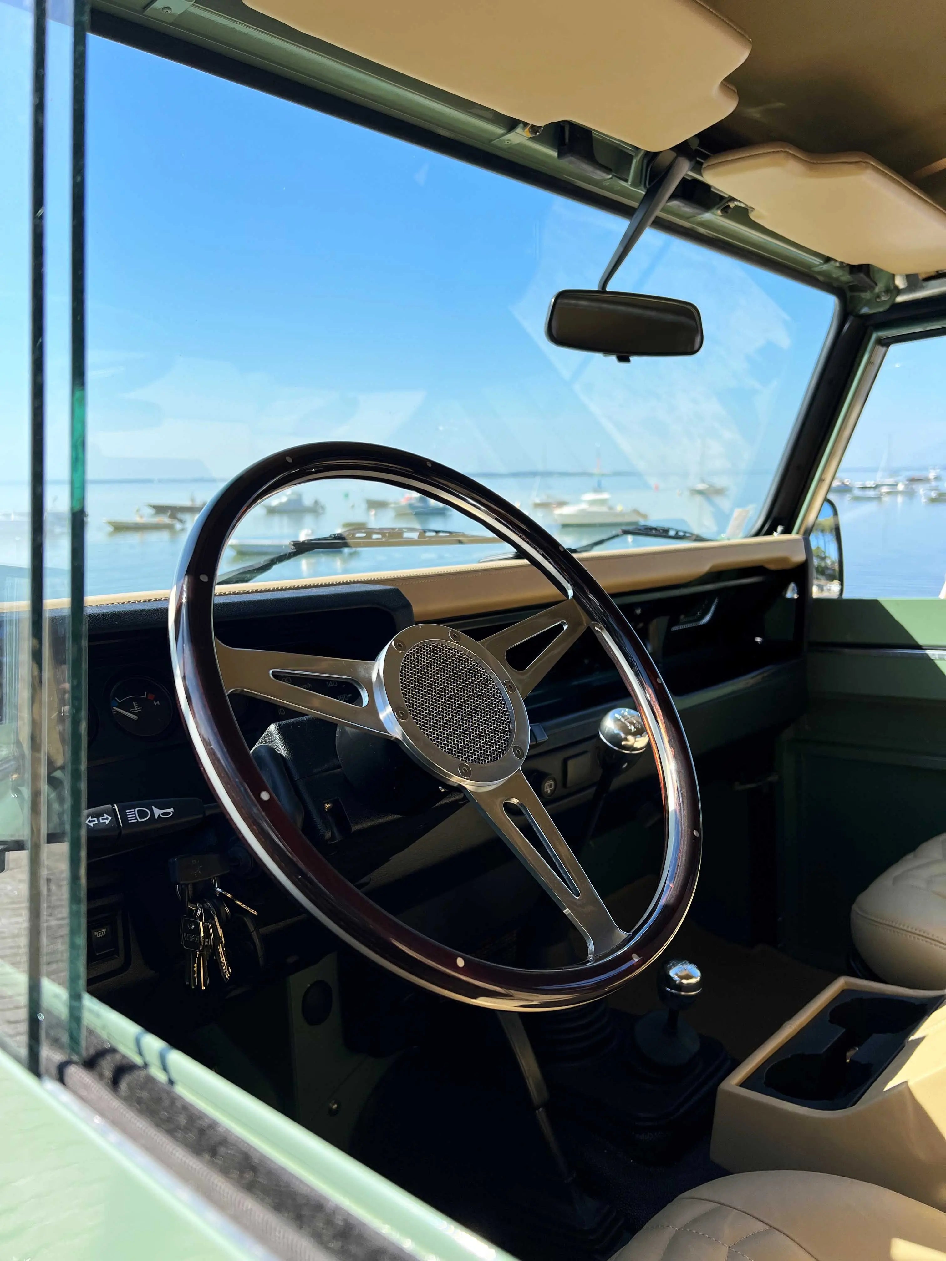 Land Rover Defender 90 TD5  Heritage Green Soft Top Hedonic
