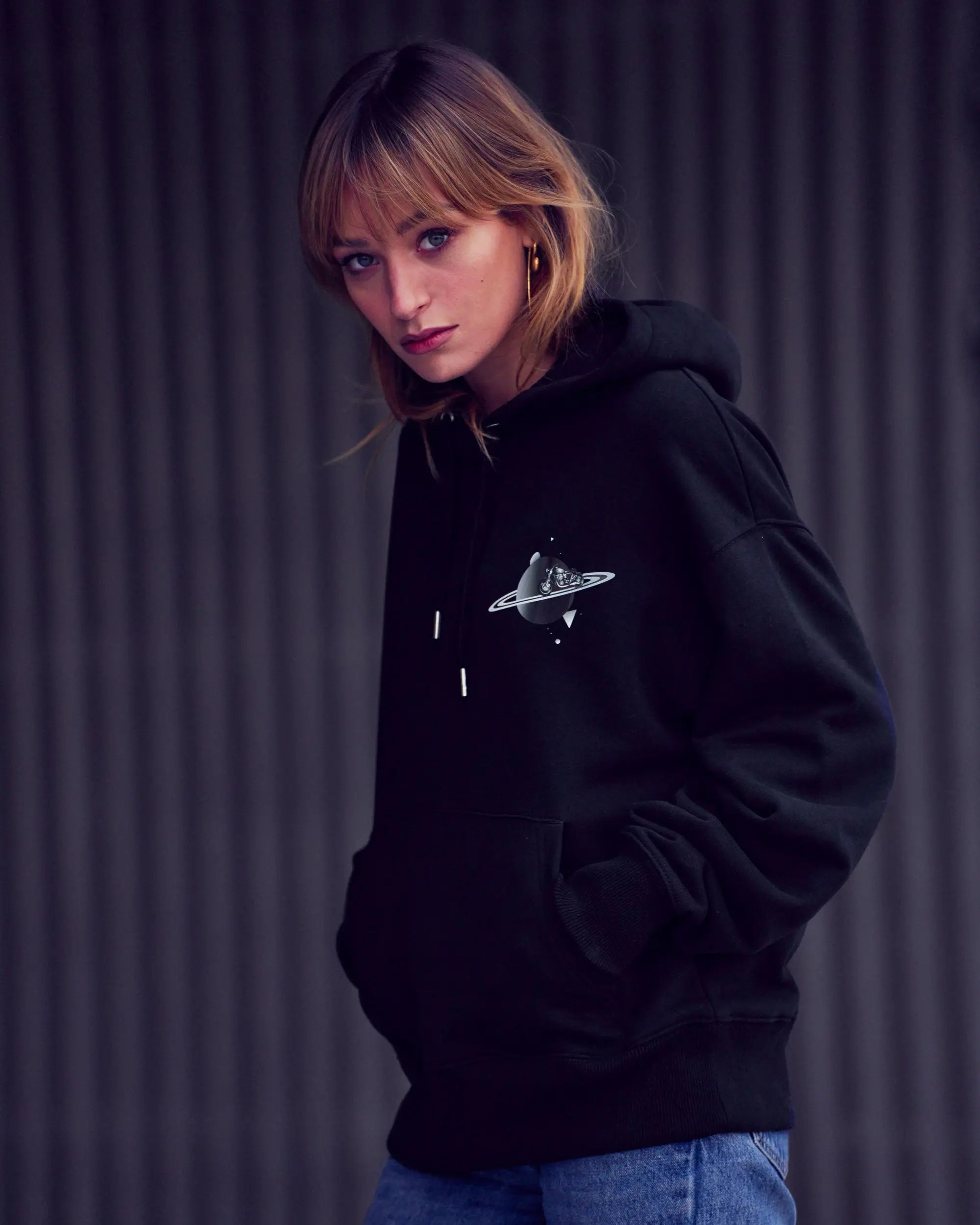 Sweat à capuche noir - Saturne - Hedonic x Violette Hedonic x Violette