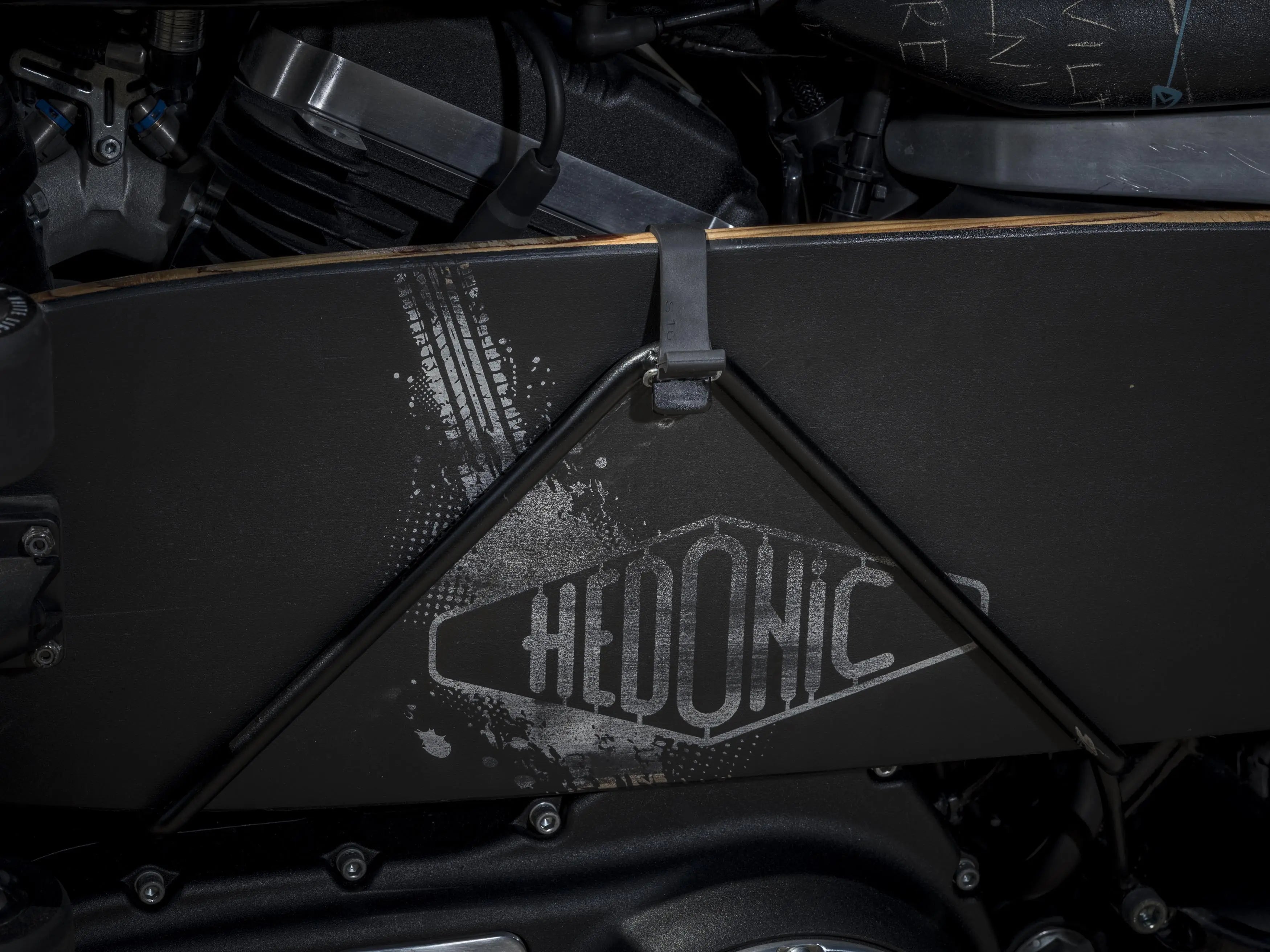 Moto Stardust #001 BLK Hedonic