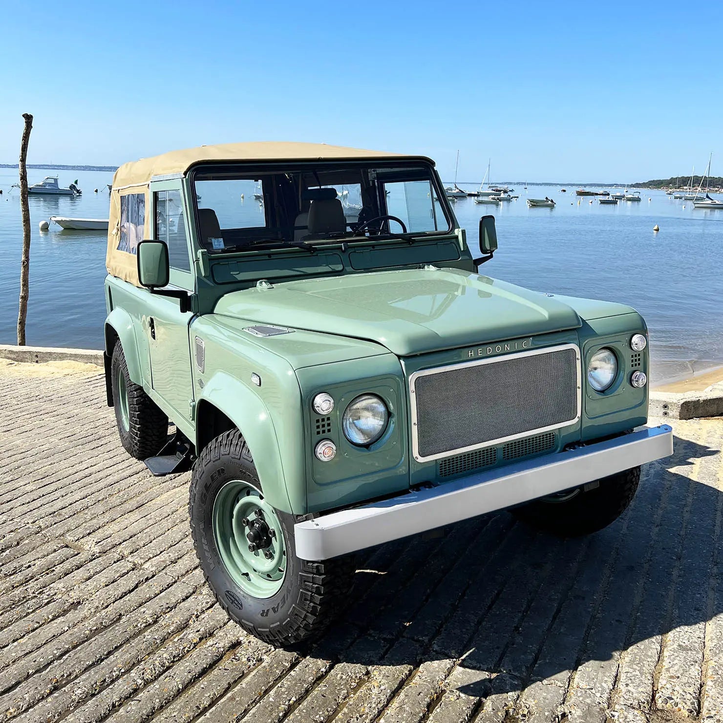 Land Rover Defender 90 TD5  Heritage Green Soft Top Hedonic