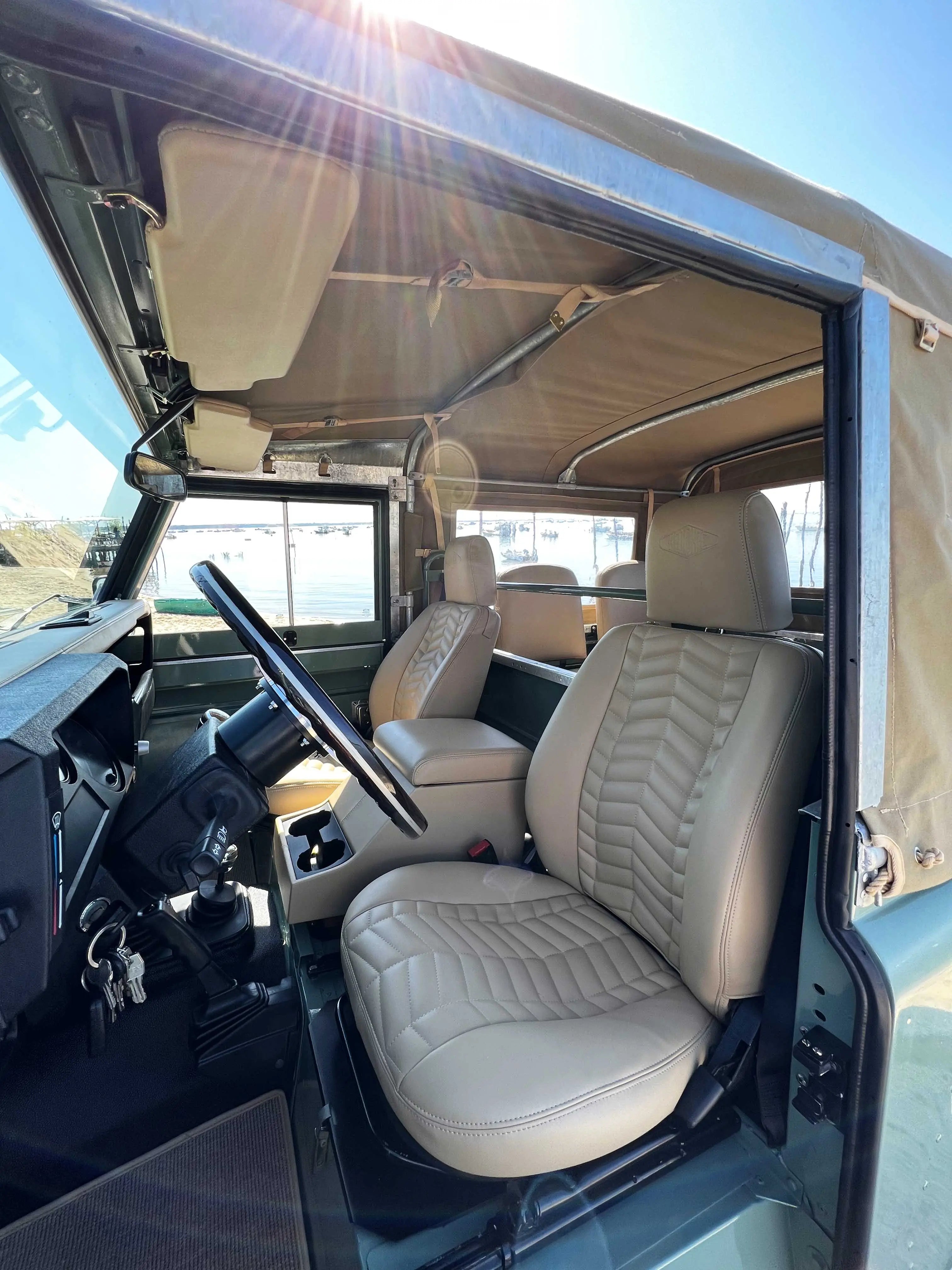 Land Rover Defender 90 TD5  Heritage Green Soft Top Hedonic