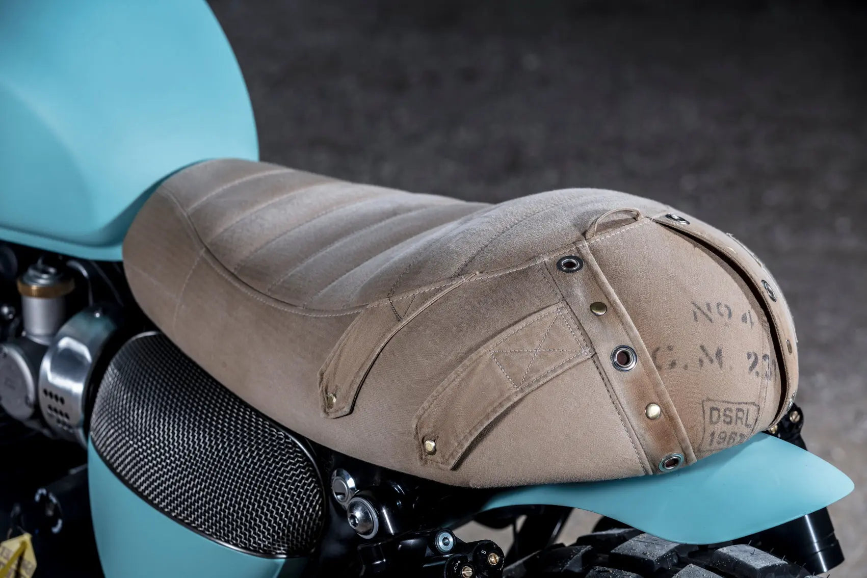 Moto Neo Bleu clair & Beige Hedonic