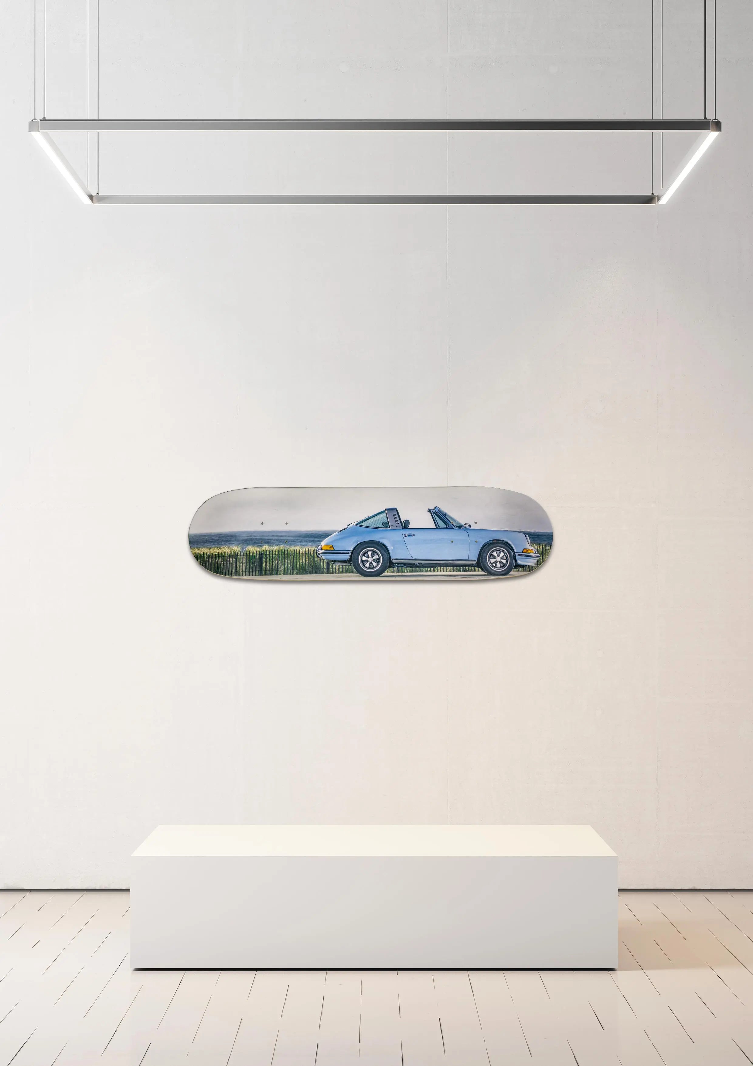 Planche de skate murale - édition très limitée Porsche 911 Targa 2,4 S bleu gulf - Serge Heitz Hedonic