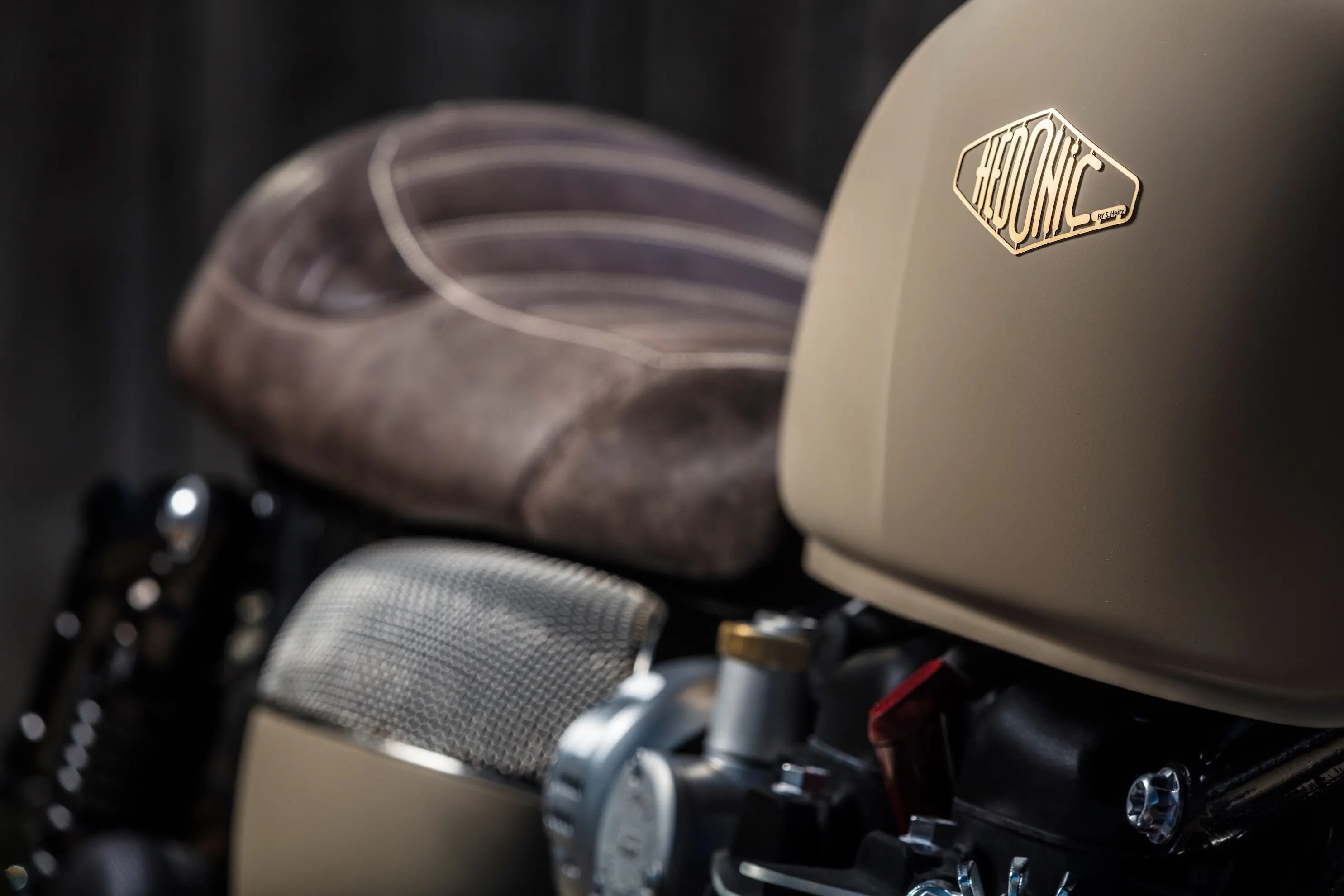 Moto Neo Sable & Marron Hedonic