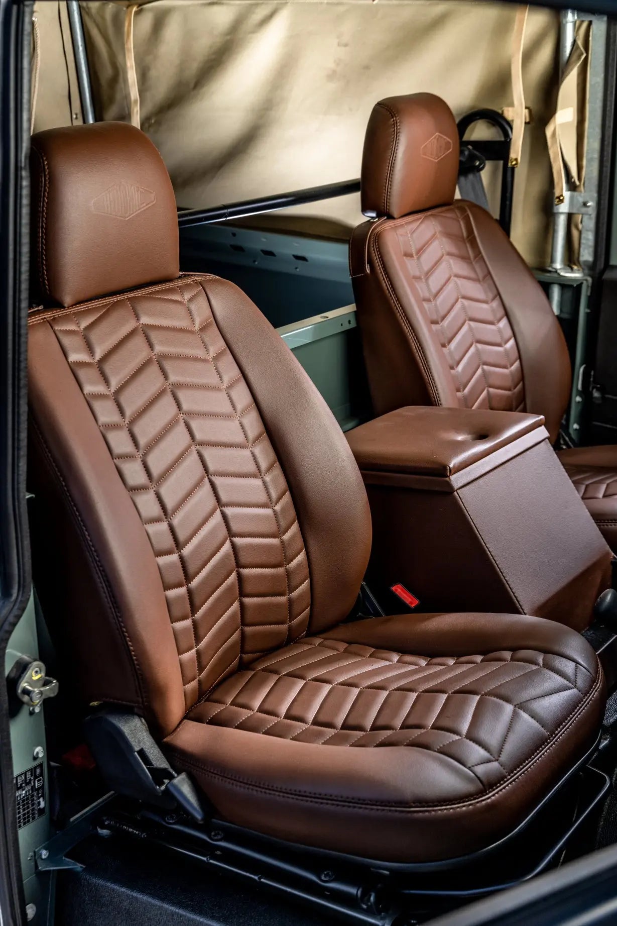 Land Rover Defender 90 - Keswick Green - Soft Top - Custom by Hedonic Hedonic