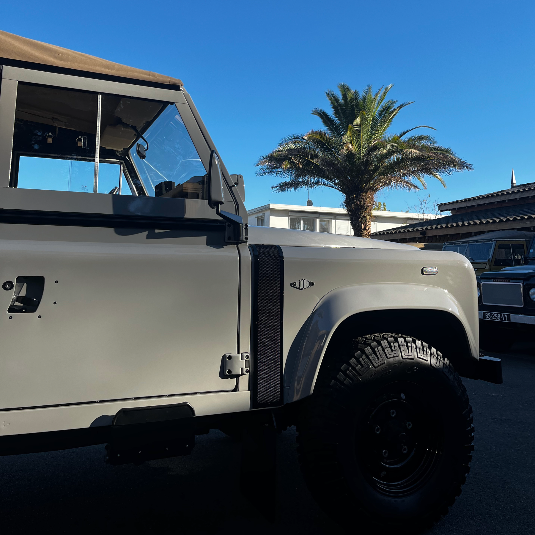 Land Rover Defender 110 V8 Soft Top