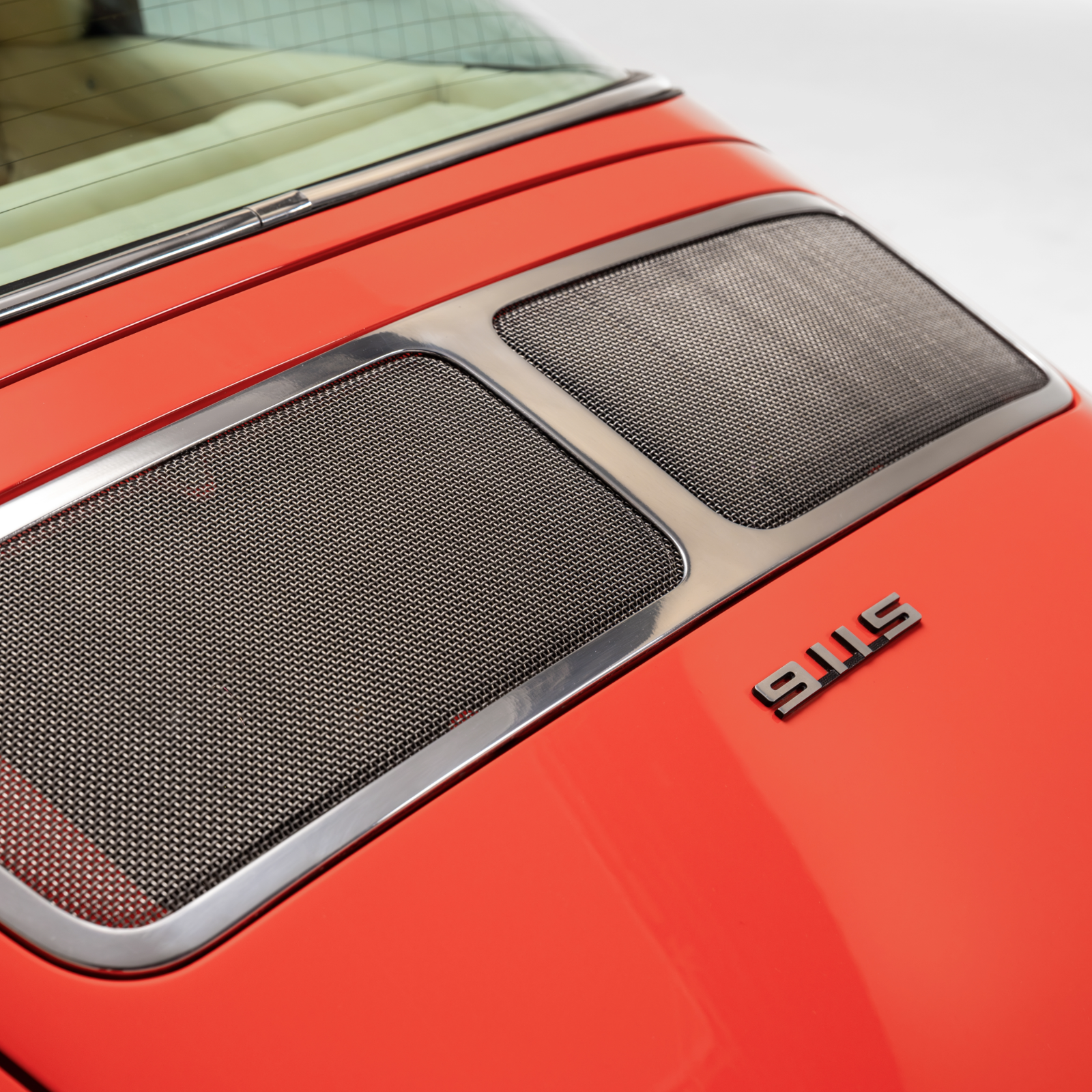Porsche 911 Classic Gt Targa 1972 - Custom By Hedonic