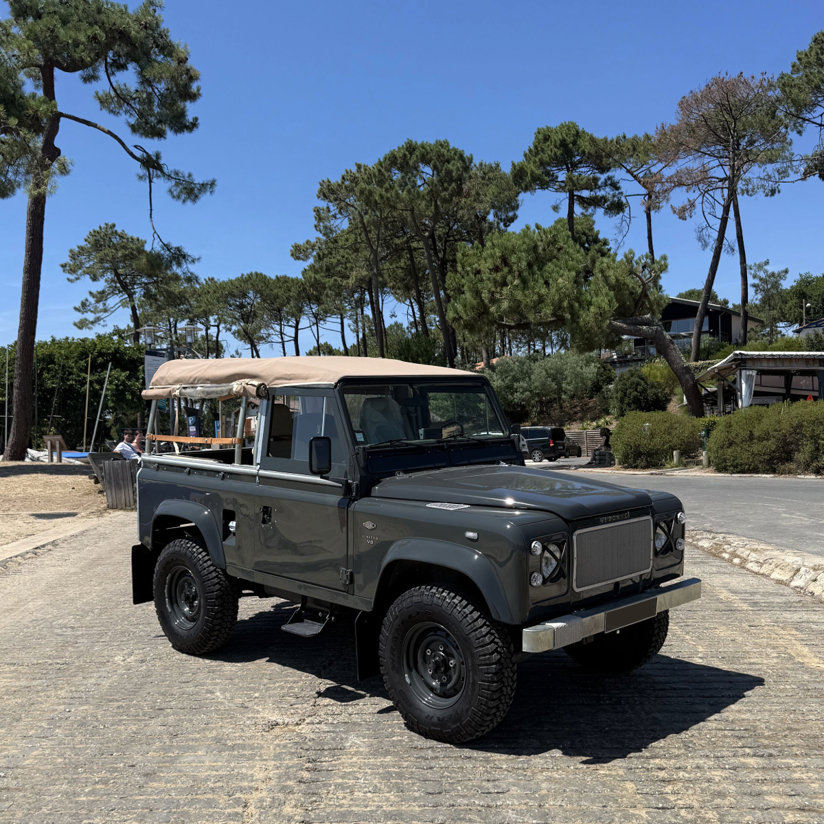 Land Rover Defender V8 90 Soft Top - Custom By Hedonic