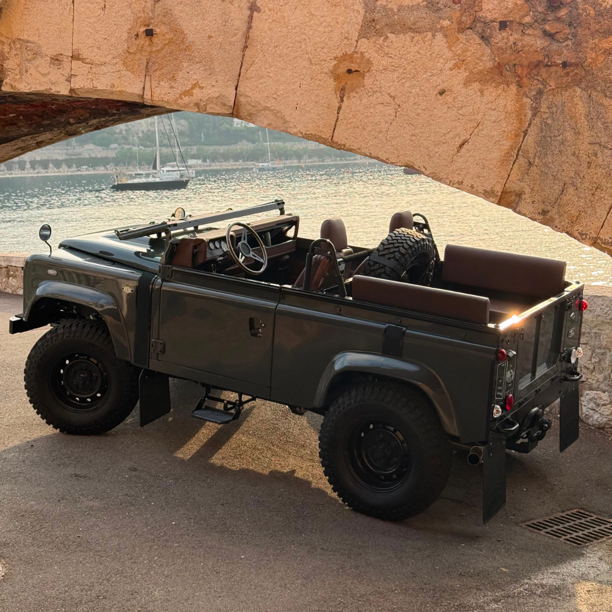 Land Rover Defender V8 90 Soft Top - Custom By Hedonic
